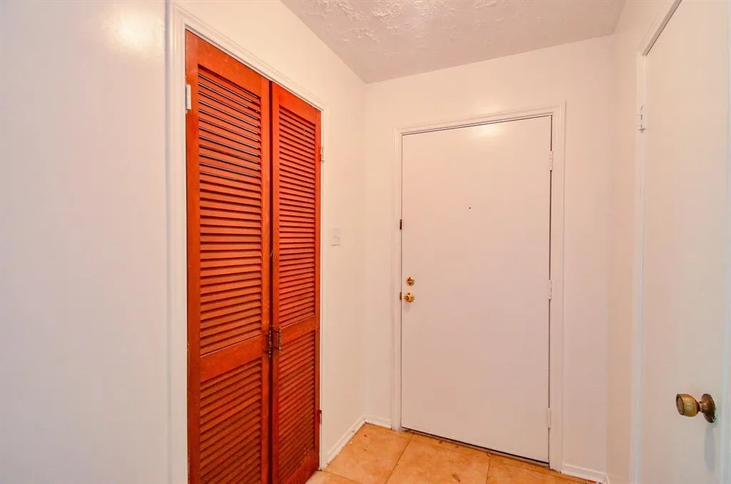Single Family Residence For Rent in Harris County , 4802 Lost Oak Drive, Spring, Texas 77388, 4 Bedroom, 3 Bathroom, 2 Garage spaces, 1,759 Sqft, built in 1976, mls#21335017, Real Estate Agent in Spring, Homes For Rent in Harris county, Homes For Rent in Spring, Realtor in Spring Texas, Real Estate Brokerage Independent Realty Texas, Luminita Cordes Realtor