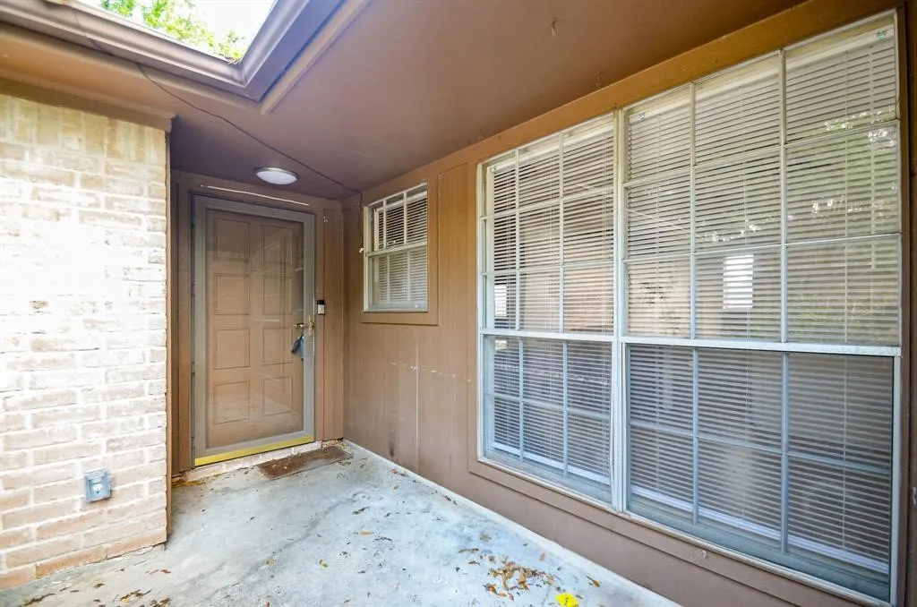 Single Family Residence For Rent in Harris County , 4802 Lost Oak Drive, Spring, Texas 77388, 4 Bedroom, 3 Bathroom, 2 Garage spaces, 1,759 Sqft, built in 1976, mls#21335017, Real Estate Agent in Spring, Homes For Rent in Harris county, Homes For Rent in Spring, Realtor in Spring Texas, Real Estate Brokerage Independent Realty Texas, Luminita Cordes Realtor