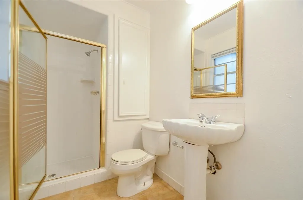 Single Family Residence For Rent in Harris County , 4802 Lost Oak Drive, Spring, Texas 77388, 4 Bedroom, 3 Bathroom, 2 Garage spaces, 1,759 Sqft, built in 1976, mls#21335017, Real Estate Agent in Spring, Homes For Rent in Harris county, Homes For Rent in Spring, Realtor in Spring Texas, Real Estate Brokerage Independent Realty Texas, Luminita Cordes Realtor