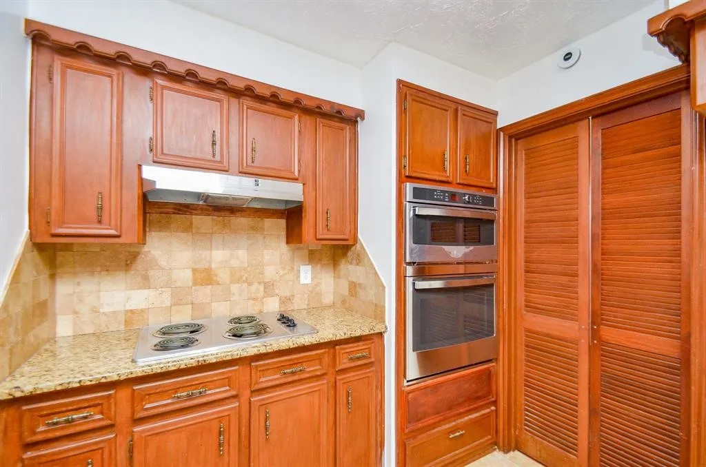 Single Family Residence For Rent in Harris County , 4802 Lost Oak Drive, Spring, Texas 77388, 4 Bedroom, 3 Bathroom, 2 Garage spaces, 1,759 Sqft, built in 1976, mls#21335017, Real Estate Agent in Spring, Homes For Rent in Harris county, Homes For Rent in Spring, Realtor in Spring Texas, Real Estate Brokerage Independent Realty Texas, Luminita Cordes Realtor