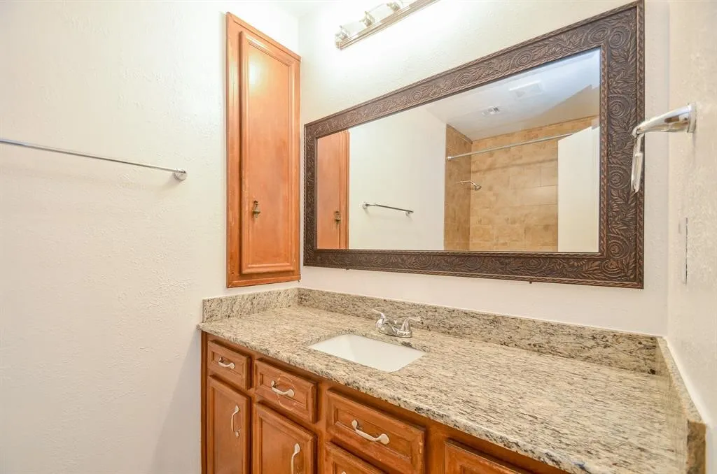 Single Family Residence For Rent in Harris County , 4802 Lost Oak Drive, Spring, Texas 77388, 4 Bedroom, 3 Bathroom, 2 Garage spaces, 1,759 Sqft, built in 1976, mls#21335017, Real Estate Agent in Spring, Homes For Rent in Harris county, Homes For Rent in Spring, Realtor in Spring Texas, Real Estate Brokerage Independent Realty Texas, Luminita Cordes Realtor