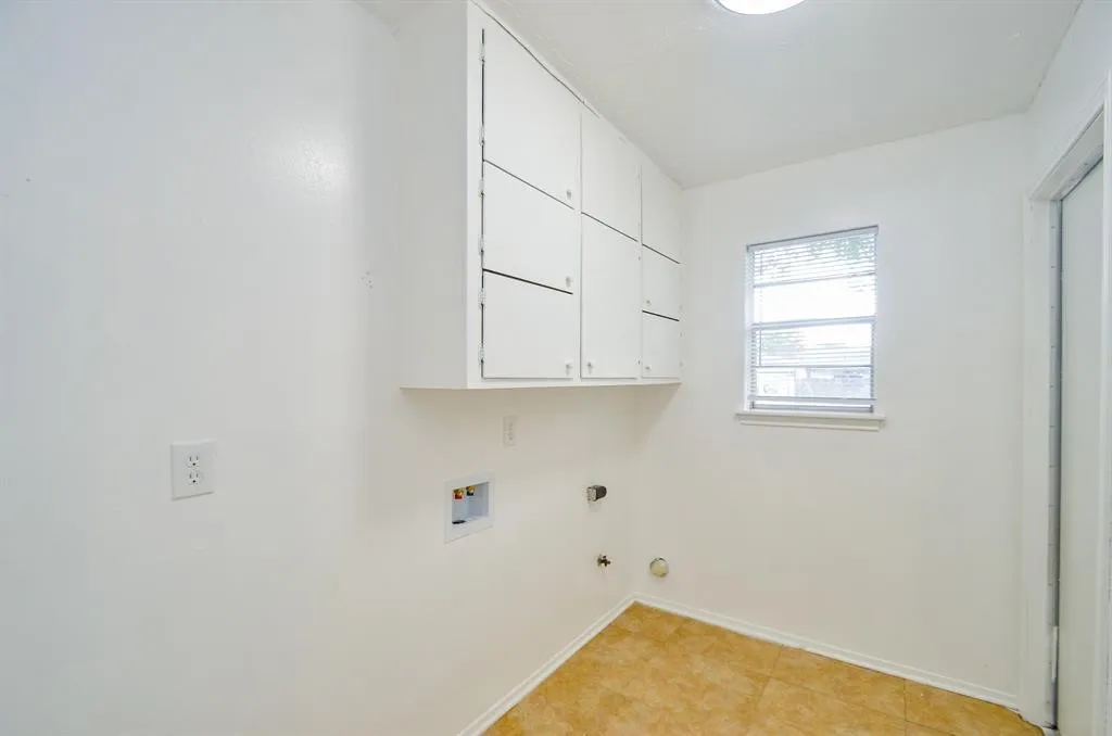 Single Family Residence For Rent in Harris County , 4802 Lost Oak Drive, Spring, Texas 77388, 4 Bedroom, 3 Bathroom, 2 Garage spaces, 1,759 Sqft, built in 1976, mls#21335017, Real Estate Agent in Spring, Homes For Rent in Harris county, Homes For Rent in Spring, Realtor in Spring Texas, Real Estate Brokerage Independent Realty Texas, Luminita Cordes Realtor