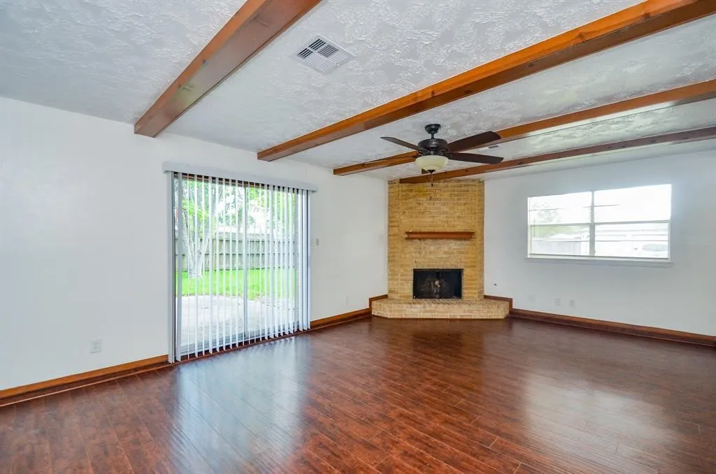 Single Family Residence For Rent in Harris County , 4802 Lost Oak Drive, Spring, Texas 77388, 4 Bedroom, 3 Bathroom, 2 Garage spaces, 1,759 Sqft, built in 1976, mls#21335017, Real Estate Agent in Spring, Homes For Rent in Harris county, Homes For Rent in Spring, Realtor in Spring Texas, Real Estate Brokerage Independent Realty Texas, Luminita Cordes Realtor