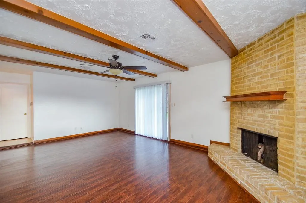 Single Family Residence For Rent in Harris County , 4802 Lost Oak Drive, Spring, Texas 77388, 4 Bedroom, 3 Bathroom, 2 Garage spaces, 1,759 Sqft, built in 1976, mls#21335017, Real Estate Agent in Spring, Homes For Rent in Harris county, Homes For Rent in Spring, Realtor in Spring Texas, Real Estate Brokerage Independent Realty Texas, Luminita Cordes Realtor