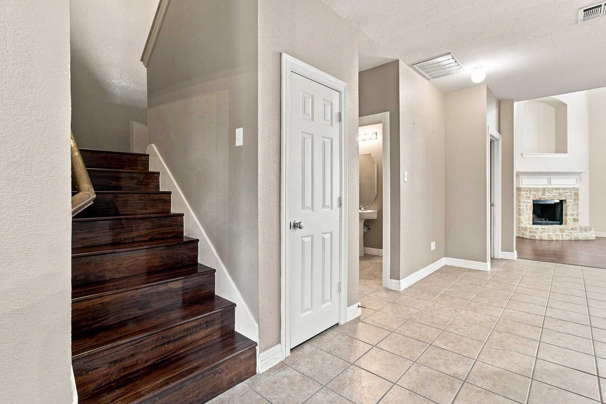 Single Family Residence For Rent in Collin County , 4608 Brighton Drive, Mc Kinney, Texas 75070, 4 Bedrooms, 3 Bathrooms, 2 Garage spaces, 2,698 Sqft, built in 2005, Price $2,600, mls#21338035, Real Estate Agent in Mc Kinney, Homes For Rent in Collin county, Homes For Rent in Mc Kinney, Realtor in Mc Kinney Texas, Real Estate Brokerage Independent Realty Texas, Luminita Cordes Realtor