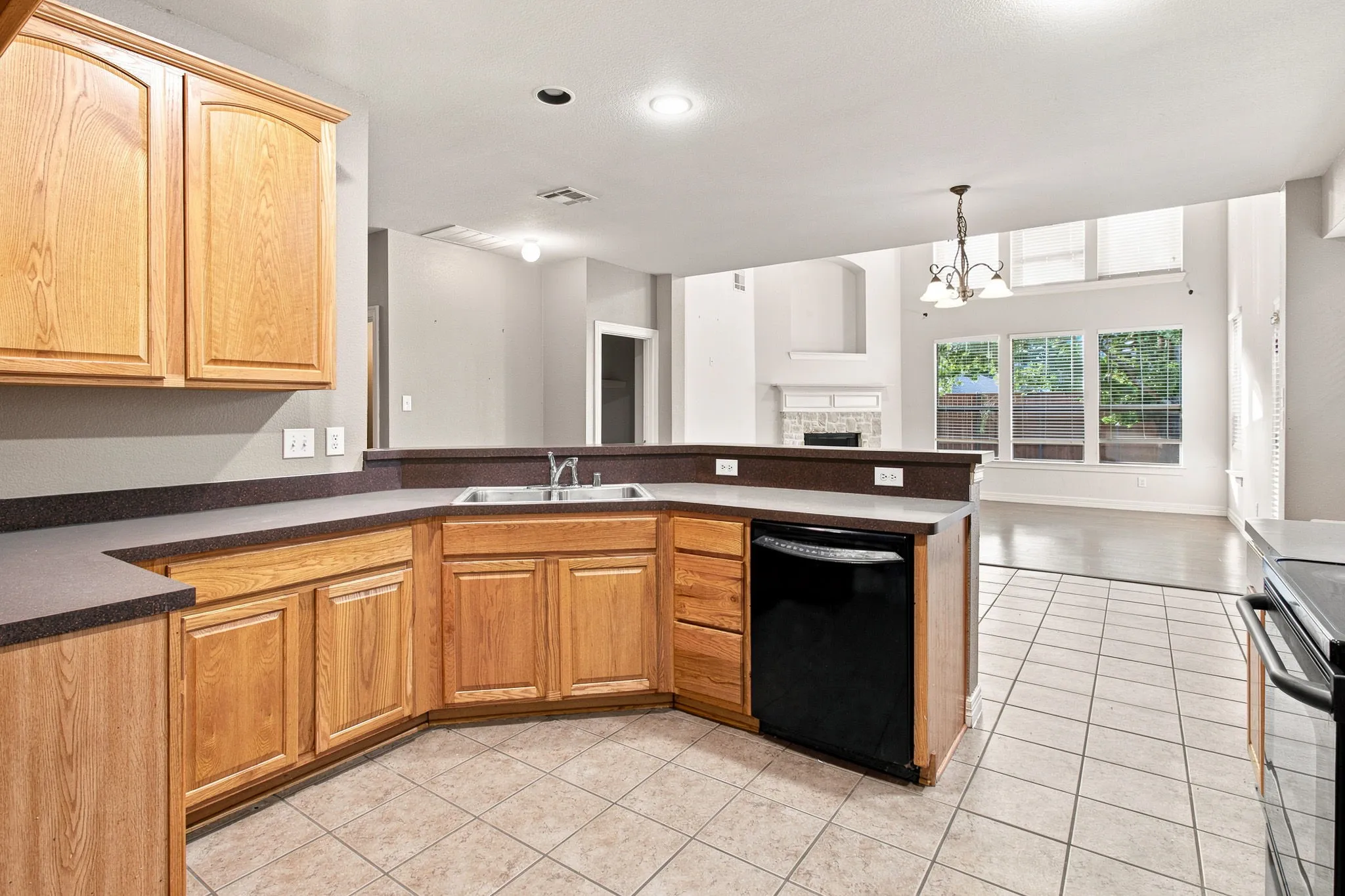 Single Family Residence For Rent in Collin County , 4608 Brighton Drive, Mc Kinney, Texas 75070, 4 Bedrooms, 3 Bathrooms, 2 Garage spaces, 2,698 Sqft, built in 2005, Price $2,600, mls#21338035, Real Estate Agent in Mc Kinney, Homes For Rent in Collin county, Homes For Rent in Mc Kinney, Realtor in Mc Kinney Texas, Real Estate Brokerage Independent Realty Texas, Luminita Cordes Realtor