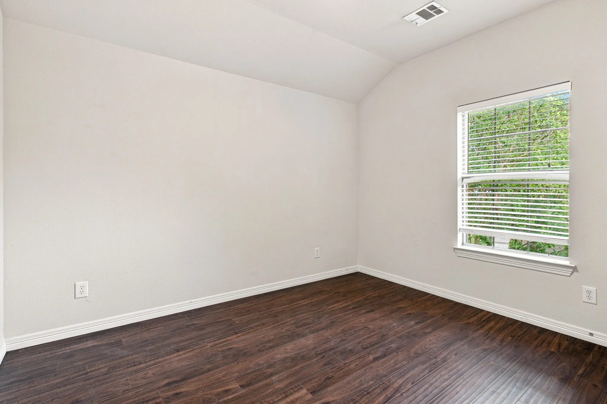 Single Family Residence For Rent in Collin County , 4608 Brighton Drive, Mc Kinney, Texas 75070, 4 Bedrooms, 3 Bathrooms, 2 Garage spaces, 2,698 Sqft, built in 2005, Price $2,600, mls#21338035, Real Estate Agent in Mc Kinney, Homes For Rent in Collin county, Homes For Rent in Mc Kinney, Realtor in Mc Kinney Texas, Real Estate Brokerage Independent Realty Texas, Luminita Cordes Realtor