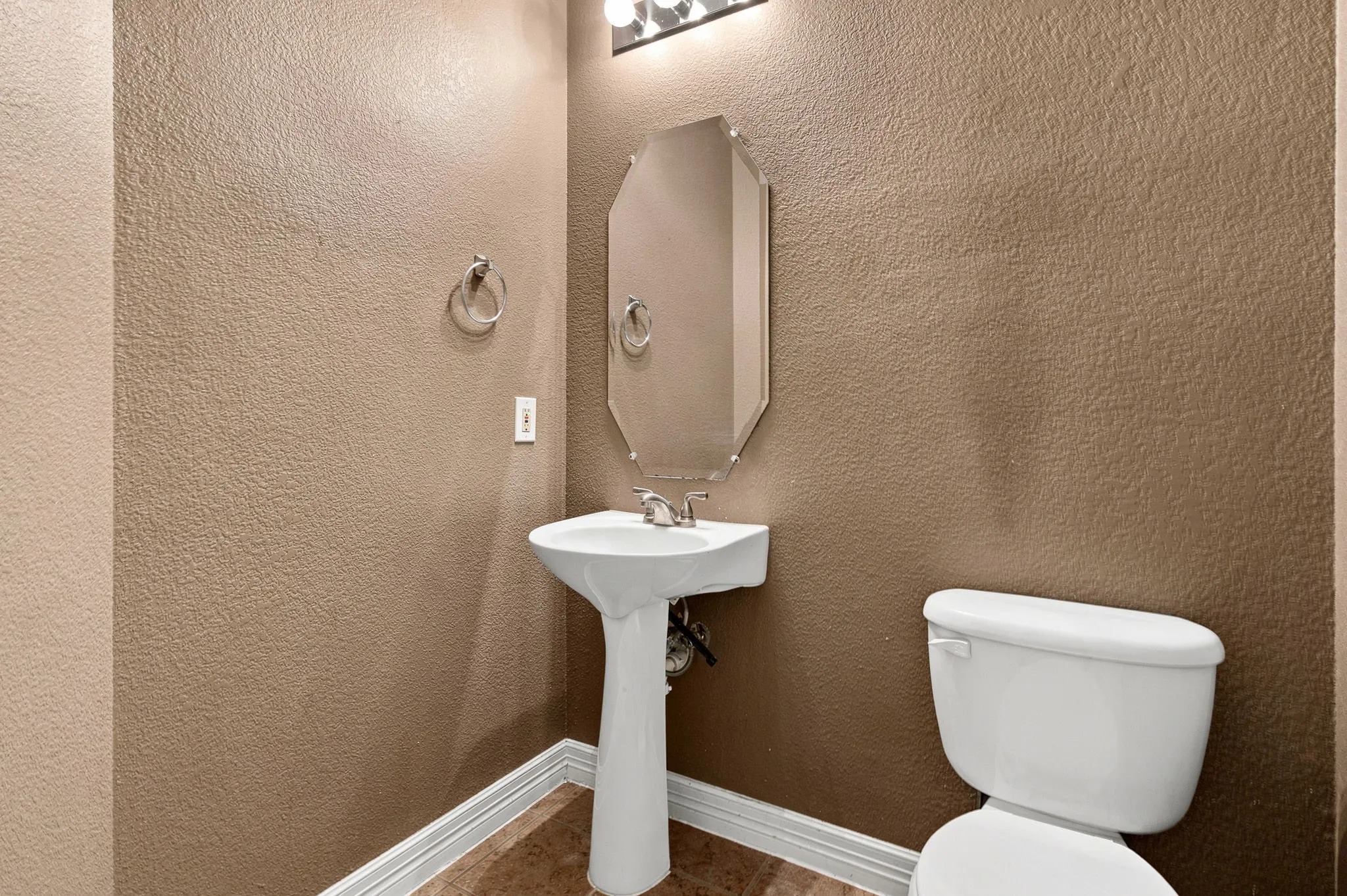 Single Family Residence For Rent in Collin County , 4608 Brighton Drive, Mc Kinney, Texas 75070, 4 Bedrooms, 3 Bathrooms, 2 Garage spaces, 2,698 Sqft, built in 2005, Price $2,600, mls#21338035, Real Estate Agent in Mc Kinney, Homes For Rent in Collin county, Homes For Rent in Mc Kinney, Realtor in Mc Kinney Texas, Real Estate Brokerage Independent Realty Texas, Luminita Cordes Realtor