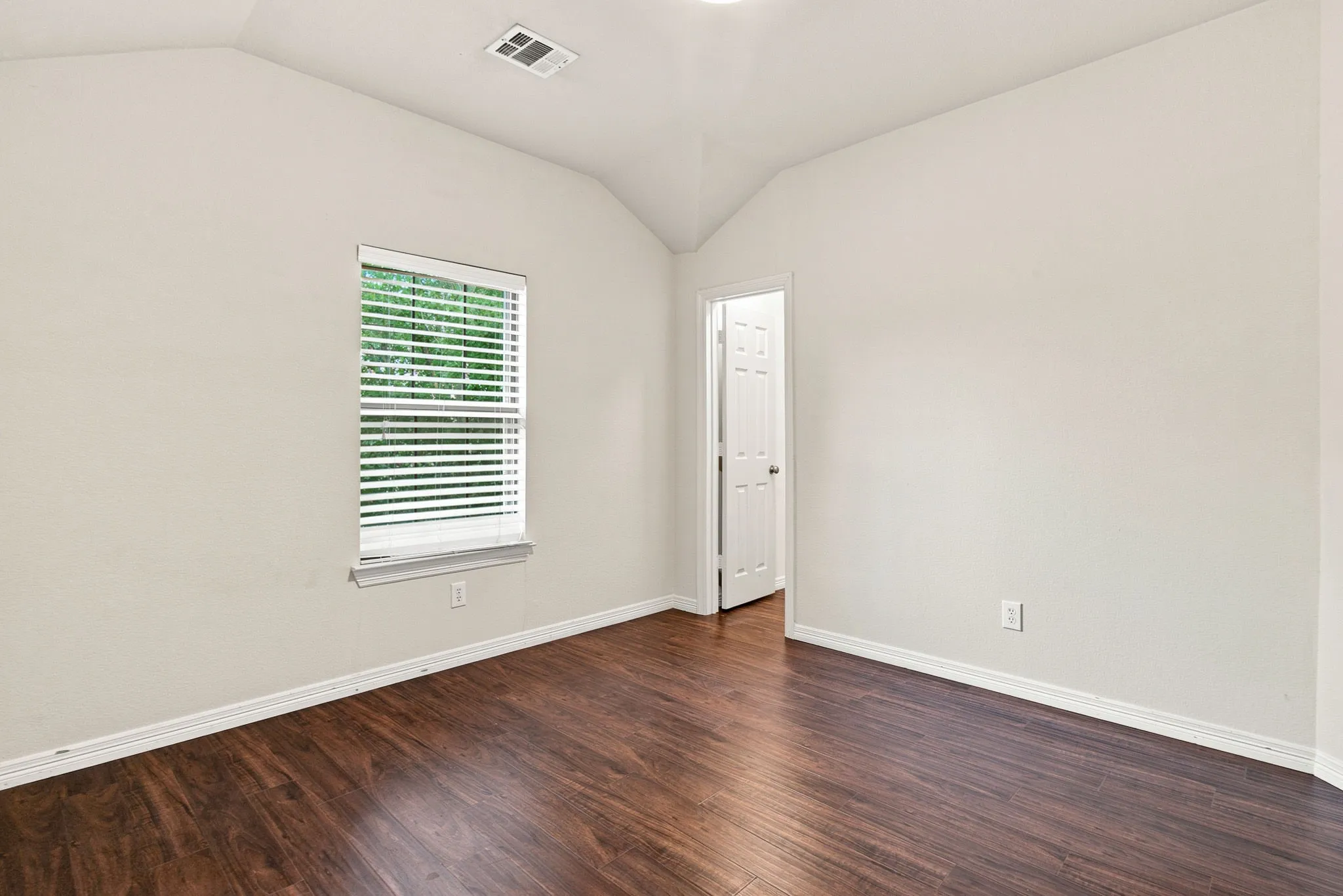 Single Family Residence For Rent in Collin County , 4608 Brighton Drive, Mc Kinney, Texas 75070, 4 Bedrooms, 3 Bathrooms, 2 Garage spaces, 2,698 Sqft, built in 2005, Price $2,600, mls#21338035, Real Estate Agent in Mc Kinney, Homes For Rent in Collin county, Homes For Rent in Mc Kinney, Realtor in Mc Kinney Texas, Real Estate Brokerage Independent Realty Texas, Luminita Cordes Realtor