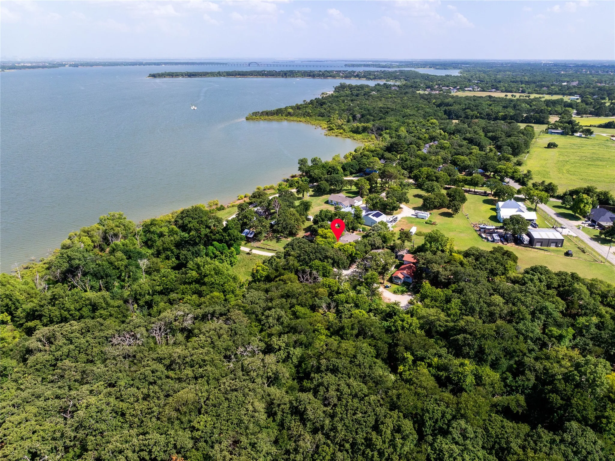 Expansive waterfront property with direct access to the lake