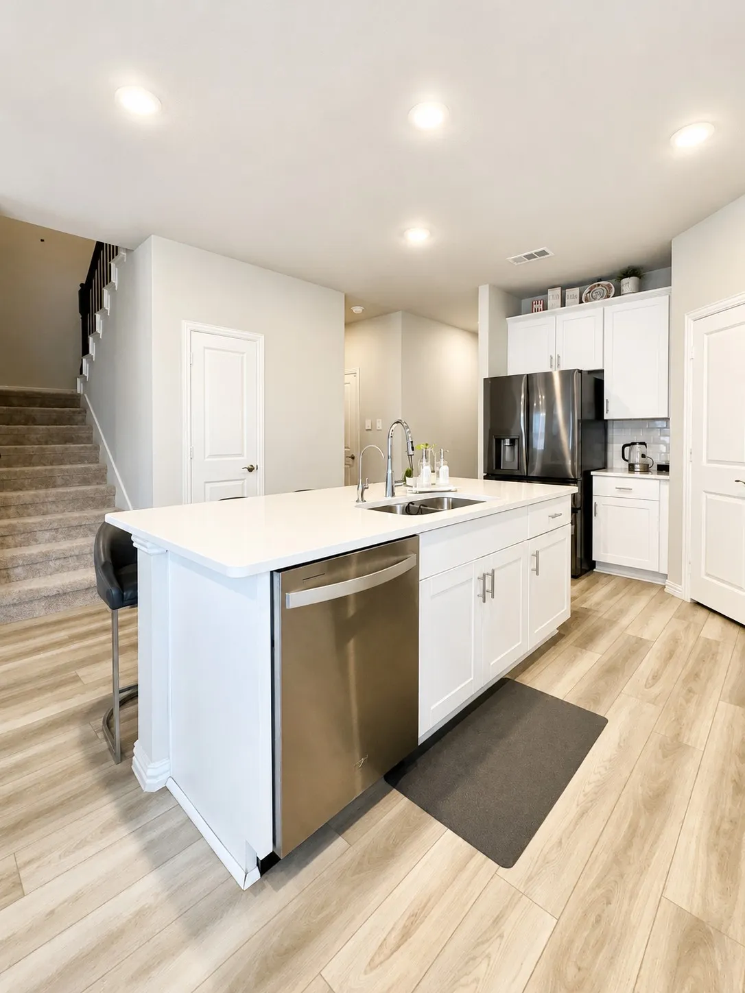 Single Family Residence For Rent in Tarrant County , 10413 Potawatomi Lane, Fort Worth, Texas 76179, 4 Bedroom, 3 Bathroom, 2 Garage spaces, 2,651 Sqft, built in 2024, mls#21337681, Real Estate Agent in Fort Worth, Homes For Rent in Tarrant county, Homes For Rent in Fort Worth, Realtor in Fort Worth Texas, Real Estate Brokerage Independent Realty Texas, Luminita Cordes Realtor