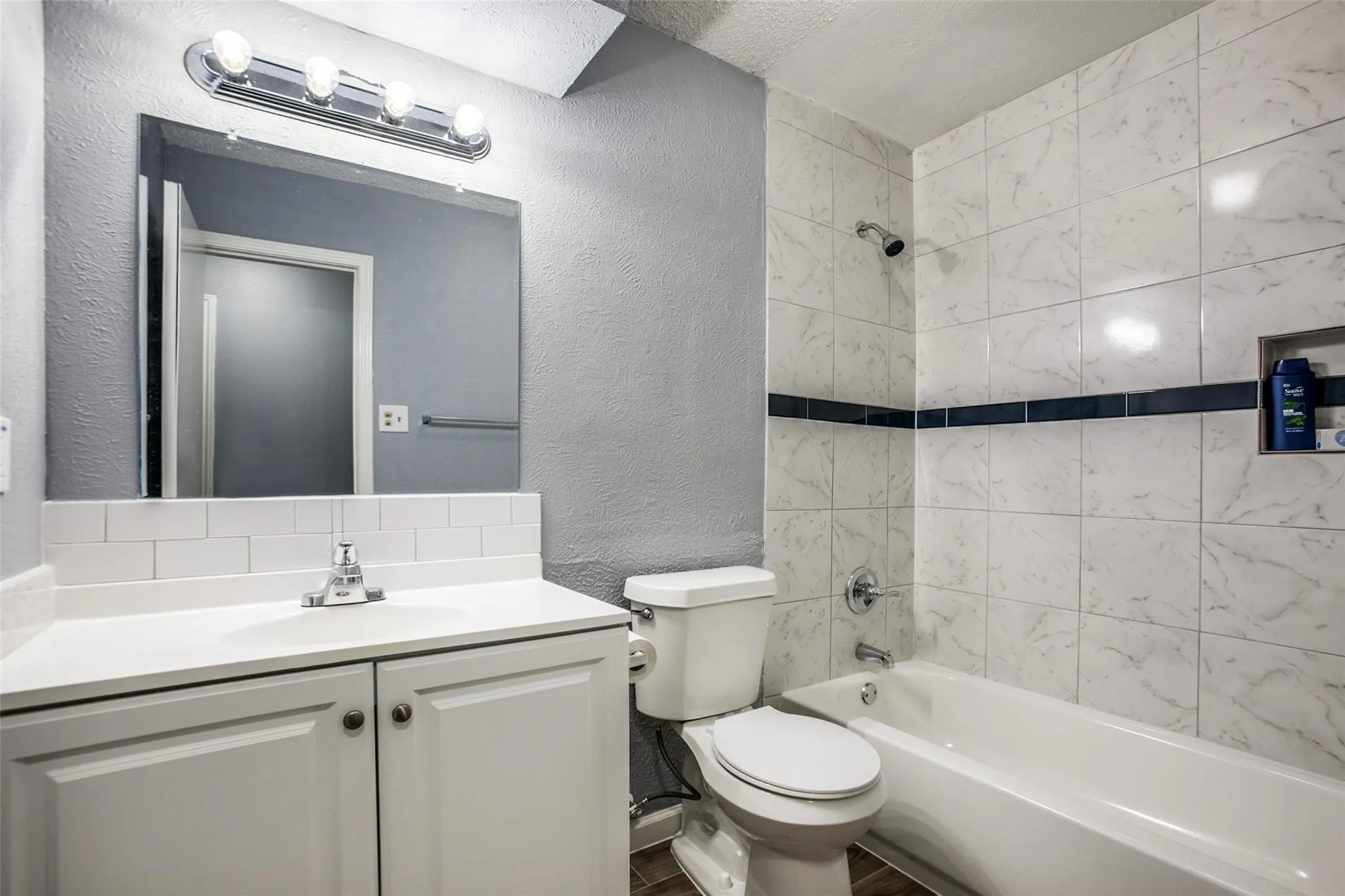 Single Family Residence For Rent in Dallas County , 105 Waits Circle, Garland, Texas 75043, 3 Bedroom, 2 Bathroom, 2 Garage spaces, 1,690 Sqft, built in 1978, mls#21338058, Real Estate Agent in Garland, Homes For Rent in Dallas county, Homes For Rent in Garland, Realtor in Garland Texas, Real Estate Brokerage Independent Realty Texas, Luminita Cordes Realtor