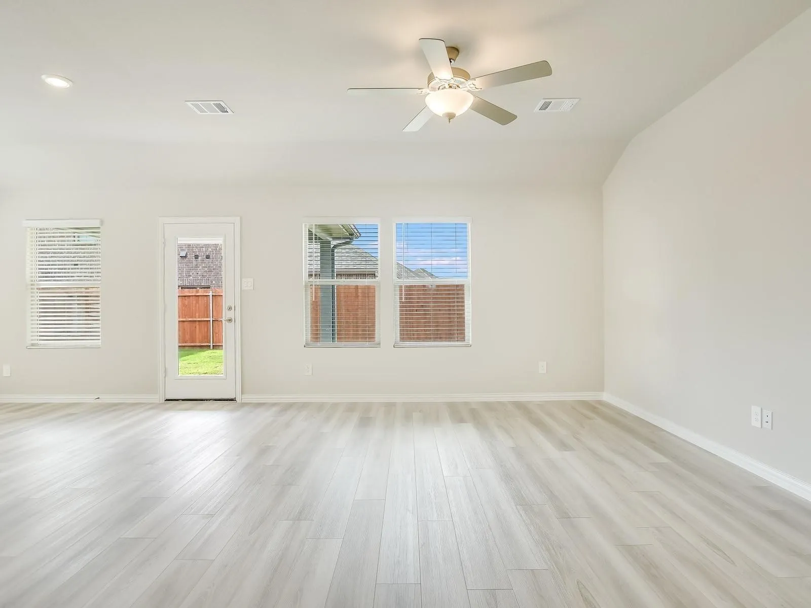 Single Family Residence For Rent in Tarrant County , 2305 Bellatrix Drive, Haslet, Texas 76052, 4 Bedroom, 3 Bathroom, 2 Garage spaces, 2,059 Sqft, built in 2023, mls#21338069, Real Estate Agent in Haslet, Homes For Rent in Tarrant county, Homes For Rent in Haslet, Realtor in Haslet Texas, Real Estate Brokerage Independent Realty Texas, Luminita Cordes Realtor