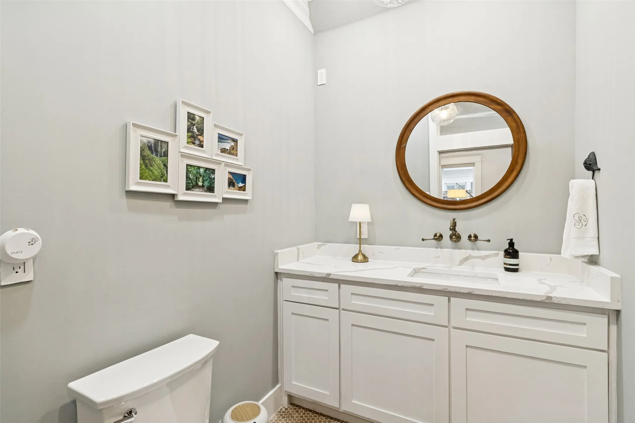 Single Family Residence For Sale in Dallas County , 909 Woodlawn Avenue, Dallas, Texas 75208, 4 Bedroom, 3 Bathroom, Garage spaces, 3,203 Sqft, built in 1925, mls#21336394, Real Estate Agent in Dallas, Homes For Sale in Dallas county, Homes For Sale in Dallas, Realtor in Dallas Texas, Real Estate Brokerage Independent Realty Texas, Luminita Cordes Realtor