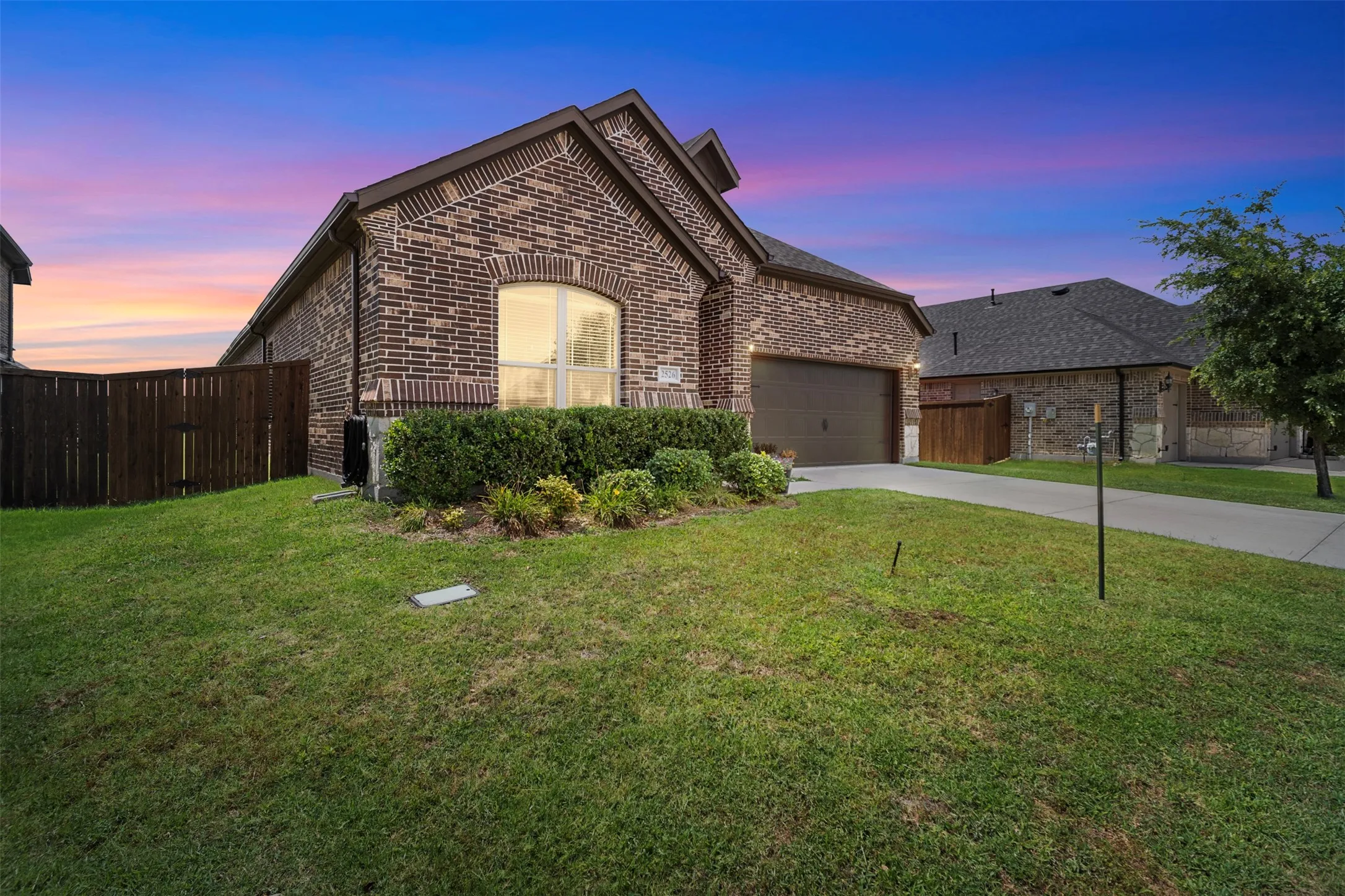 Single Family Residence For Sale in Collin County , 2526 Thayne Drive, Anna, Texas 75409, 3 Bedroom, 2 Bathroom, 2 Garage spaces, 2,114 Sqft, built in 2017, mls#21337952, Real Estate Agent in Anna, Homes For Sale in Collin county, Homes For Sale in Anna, Realtor in Anna Texas, Real Estate Brokerage Independent Realty Texas, Luminita Cordes Realtor