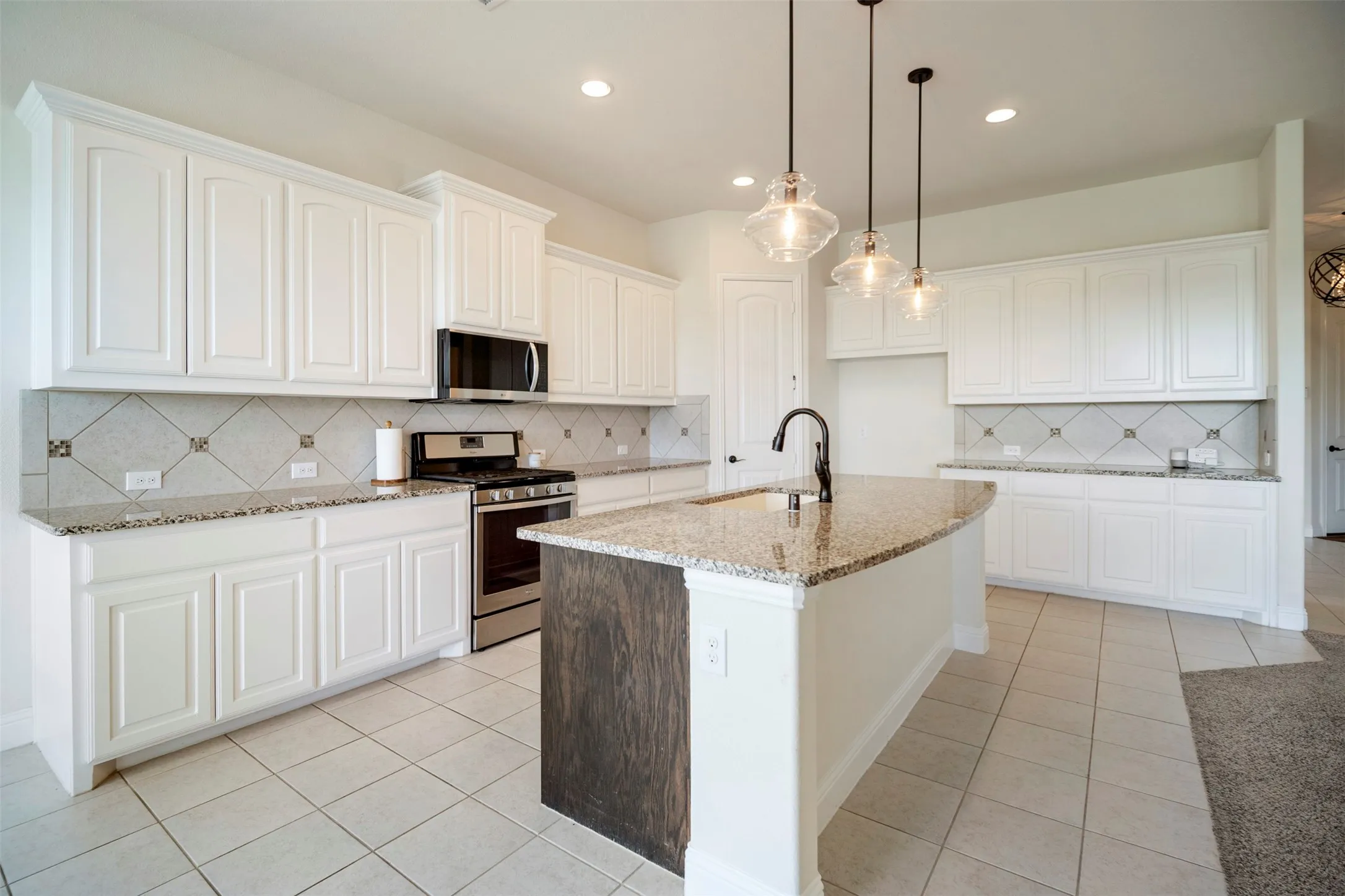Single Family Residence For Sale in Collin County , 2526 Thayne Drive, Anna, Texas 75409, 3 Bedroom, 2 Bathroom, 2 Garage spaces, 2,114 Sqft, built in 2017, mls#21337952, Real Estate Agent in Anna, Homes For Sale in Collin county, Homes For Sale in Anna, Realtor in Anna Texas, Real Estate Brokerage Independent Realty Texas, Luminita Cordes Realtor