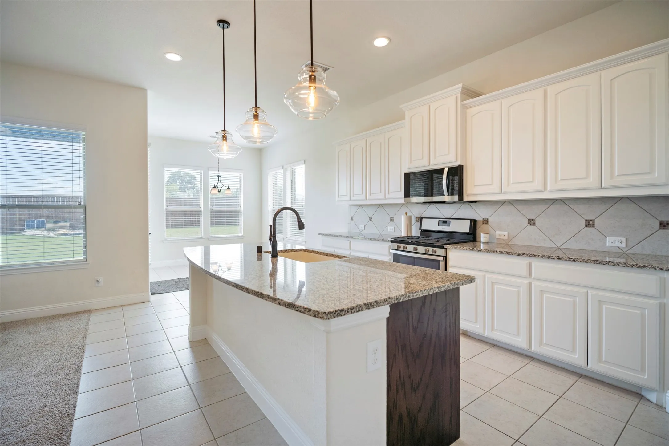 Single Family Residence For Sale in Collin County , 2526 Thayne Drive, Anna, Texas 75409, 3 Bedroom, 2 Bathroom, 2 Garage spaces, 2,114 Sqft, built in 2017, mls#21337952, Real Estate Agent in Anna, Homes For Sale in Collin county, Homes For Sale in Anna, Realtor in Anna Texas, Real Estate Brokerage Independent Realty Texas, Luminita Cordes Realtor
