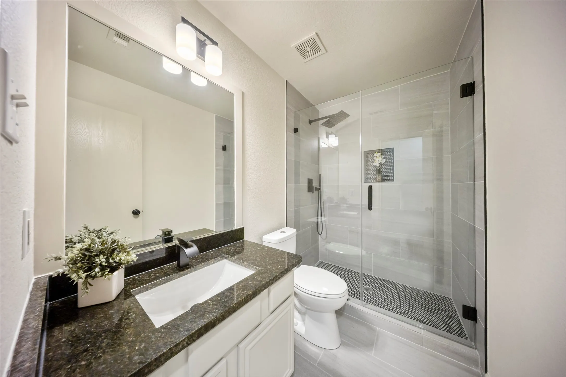 Single Family Residence For Sale in Rockwall County , 105 Dustin Drive, Fate, Texas 75189, 3 Bedroom, 2 Bathroom, 2 Garage spaces, 1,486 Sqft, built in 2001, mls#21337071, Real Estate Agent in Fate, Homes For Sale in Rockwall county, Homes For Sale in Fate, Realtor in Fate Texas, Real Estate Brokerage Independent Realty Texas, Luminita Cordes Realtor