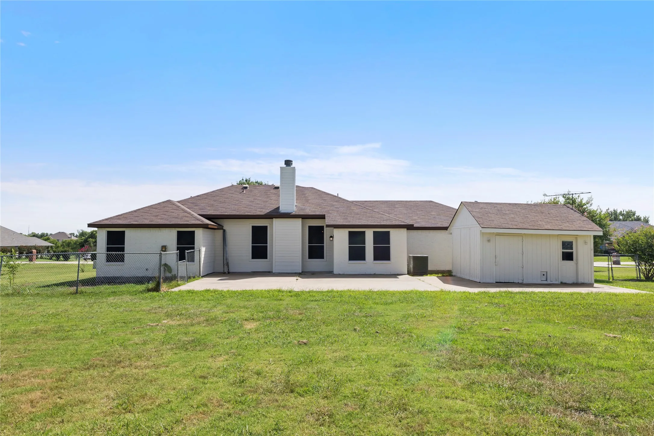 Single Family Residence For Sale in Rockwall County , 105 Dustin Drive, Fate, Texas 75189, 3 Bedroom, 2 Bathroom, 2 Garage spaces, 1,486 Sqft, built in 2001, mls#21337071, Real Estate Agent in Fate, Homes For Sale in Rockwall county, Homes For Sale in Fate, Realtor in Fate Texas, Real Estate Brokerage Independent Realty Texas, Luminita Cordes Realtor