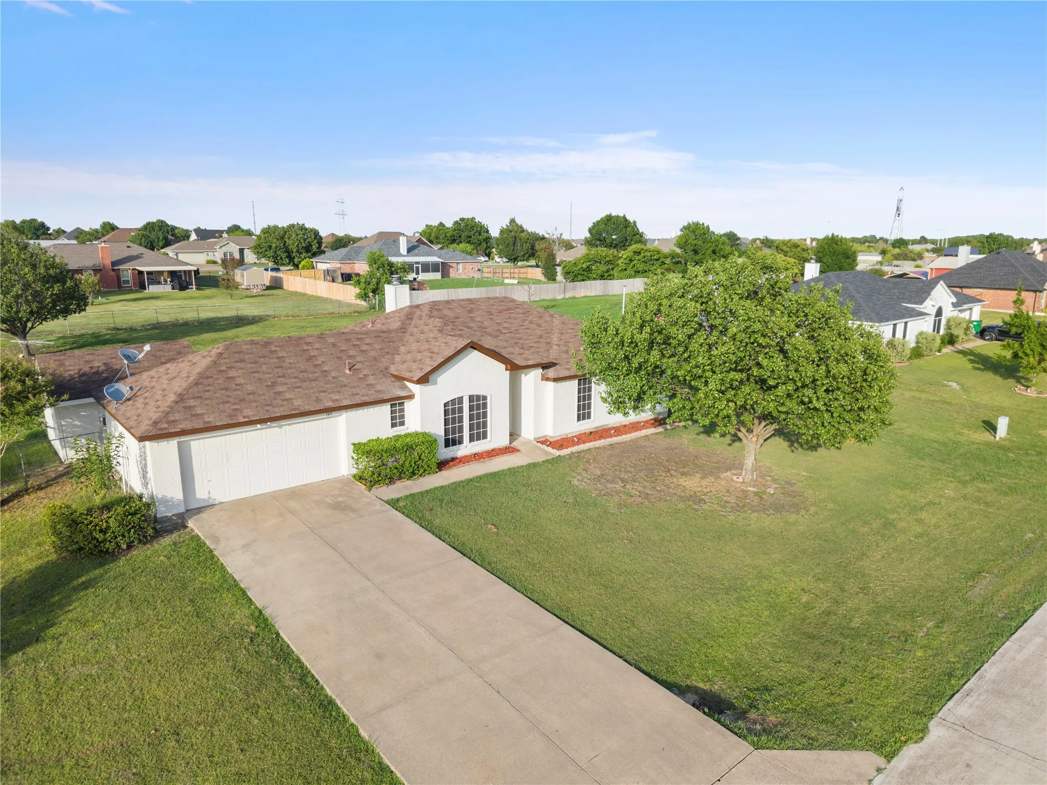 Single Family Residence For Sale in Rockwall County , 105 Dustin Drive, Fate, Texas 75189, 3 Bedroom, 2 Bathroom, 2 Garage spaces, 1,486 Sqft, built in 2001, mls#21337071, Real Estate Agent in Fate, Homes For Sale in Rockwall county, Homes For Sale in Fate, Realtor in Fate Texas, Real Estate Brokerage Independent Realty Texas, Luminita Cordes Realtor