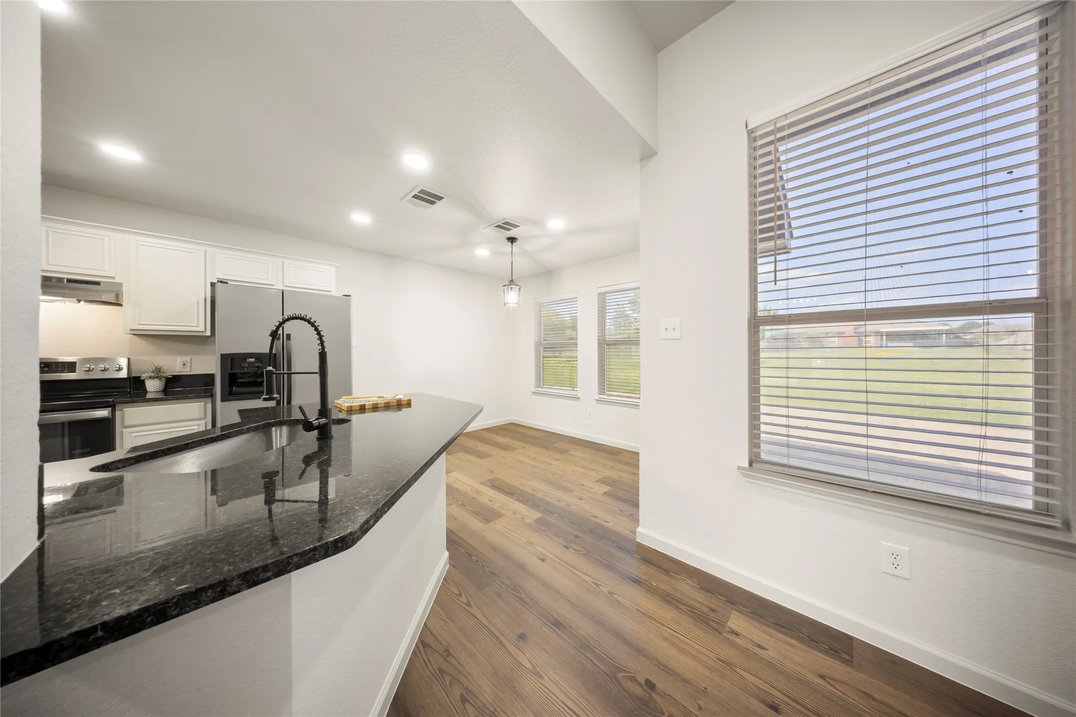 Single Family Residence For Sale in Rockwall County , 105 Dustin Drive, Fate, Texas 75189, 3 Bedroom, 2 Bathroom, 2 Garage spaces, 1,486 Sqft, built in 2001, mls#21337071, Real Estate Agent in Fate, Homes For Sale in Rockwall county, Homes For Sale in Fate, Realtor in Fate Texas, Real Estate Brokerage Independent Realty Texas, Luminita Cordes Realtor