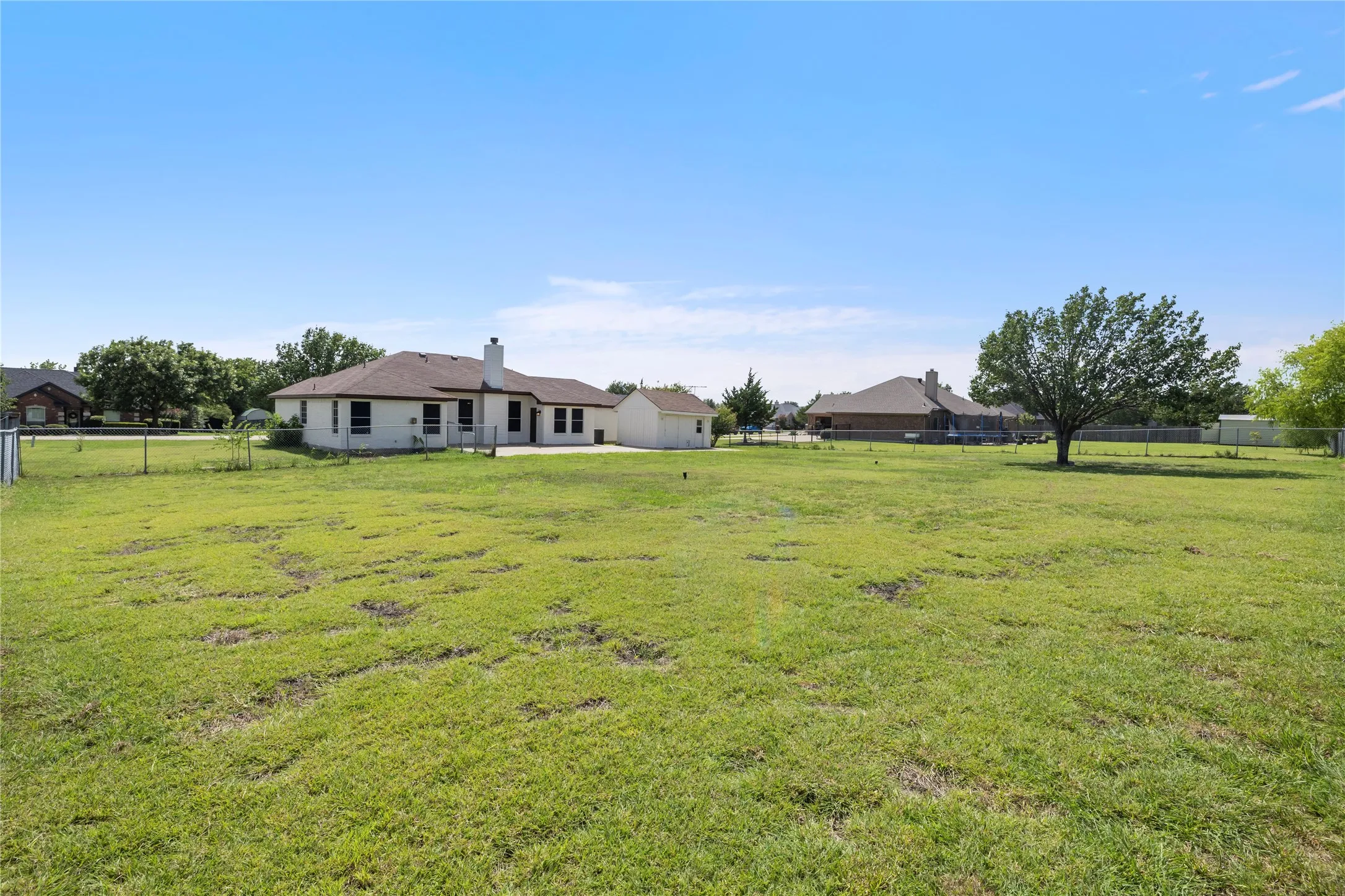 Single Family Residence For Sale in Rockwall County , 105 Dustin Drive, Fate, Texas 75189, 3 Bedroom, 2 Bathroom, 2 Garage spaces, 1,486 Sqft, built in 2001, mls#21337071, Real Estate Agent in Fate, Homes For Sale in Rockwall county, Homes For Sale in Fate, Realtor in Fate Texas, Real Estate Brokerage Independent Realty Texas, Luminita Cordes Realtor
