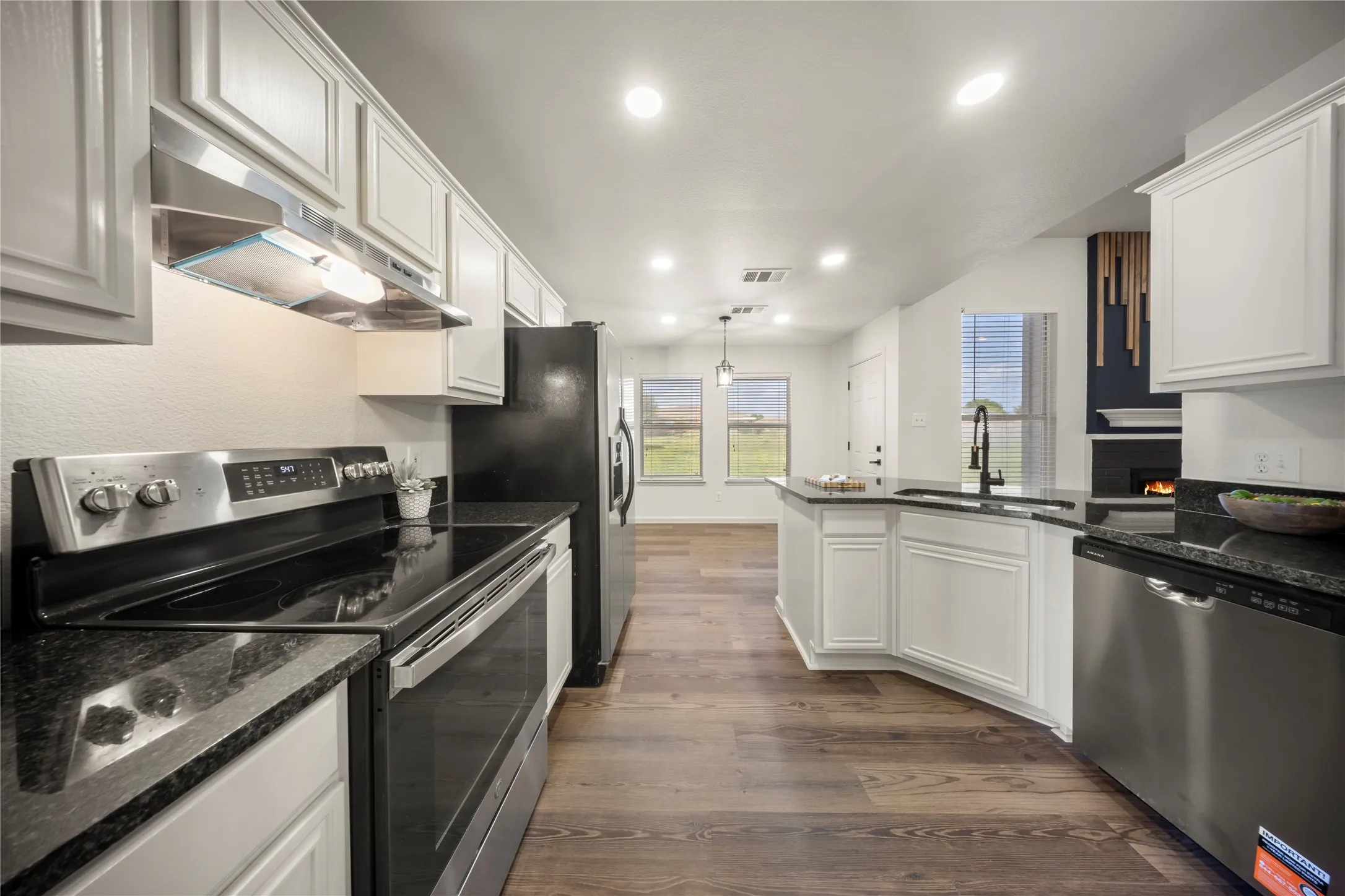 Single Family Residence For Sale in Rockwall County , 105 Dustin Drive, Fate, Texas 75189, 3 Bedroom, 2 Bathroom, 2 Garage spaces, 1,486 Sqft, built in 2001, mls#21337071, Real Estate Agent in Fate, Homes For Sale in Rockwall county, Homes For Sale in Fate, Realtor in Fate Texas, Real Estate Brokerage Independent Realty Texas, Luminita Cordes Realtor