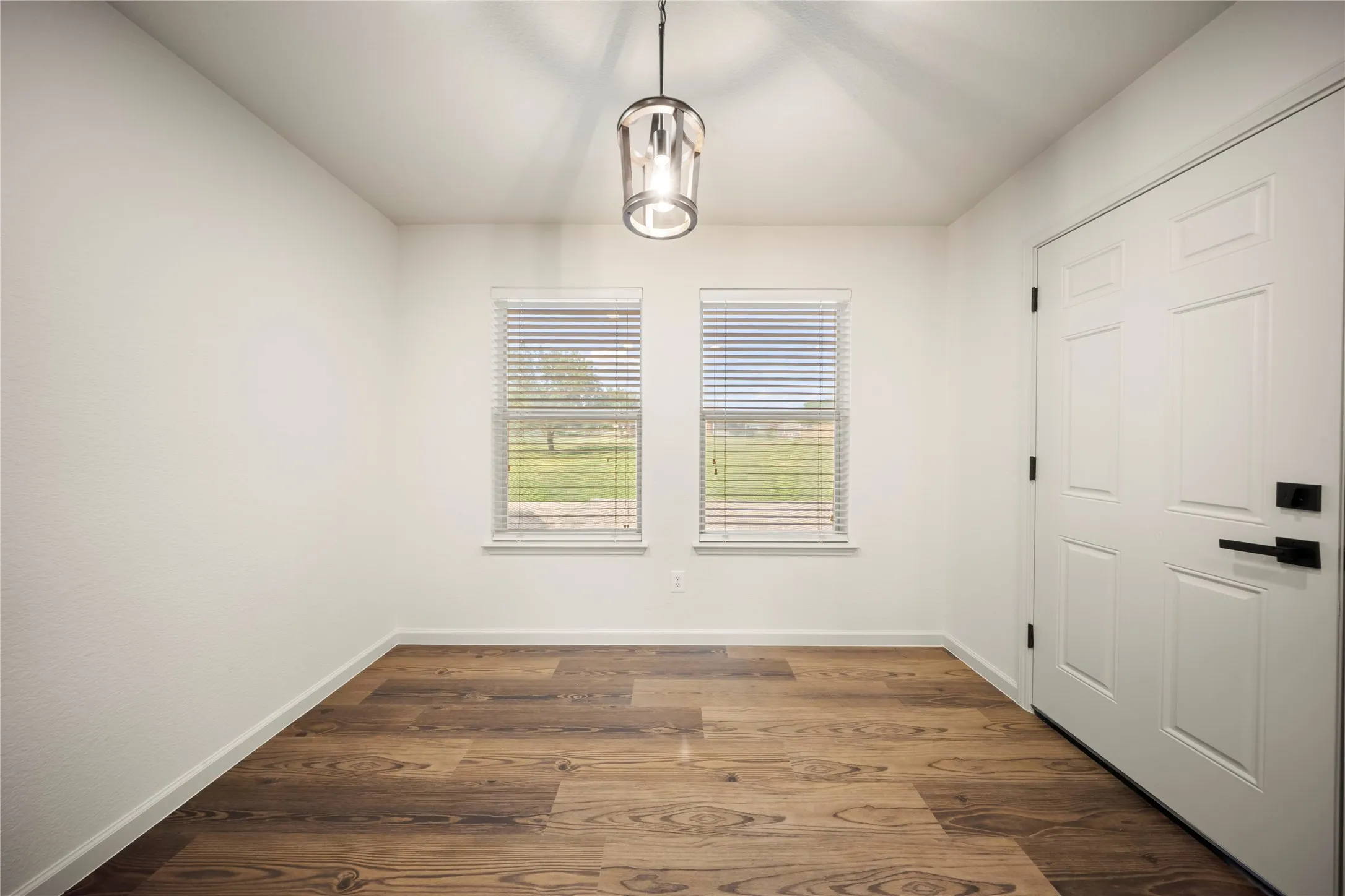 Single Family Residence For Sale in Rockwall County , 105 Dustin Drive, Fate, Texas 75189, 3 Bedroom, 2 Bathroom, 2 Garage spaces, 1,486 Sqft, built in 2001, mls#21337071, Real Estate Agent in Fate, Homes For Sale in Rockwall county, Homes For Sale in Fate, Realtor in Fate Texas, Real Estate Brokerage Independent Realty Texas, Luminita Cordes Realtor
