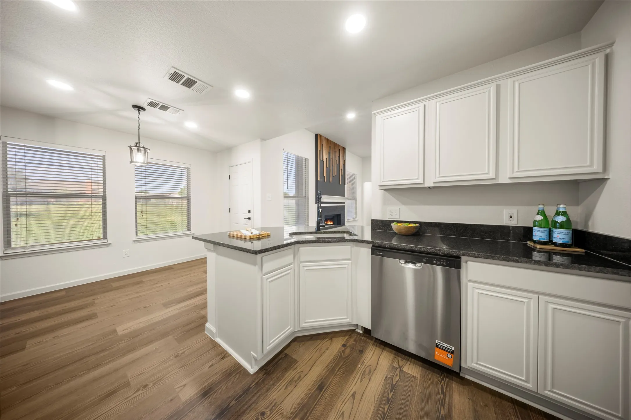 Single Family Residence For Sale in Rockwall County , 105 Dustin Drive, Fate, Texas 75189, 3 Bedroom, 2 Bathroom, 2 Garage spaces, 1,486 Sqft, built in 2001, mls#21337071, Real Estate Agent in Fate, Homes For Sale in Rockwall county, Homes For Sale in Fate, Realtor in Fate Texas, Real Estate Brokerage Independent Realty Texas, Luminita Cordes Realtor