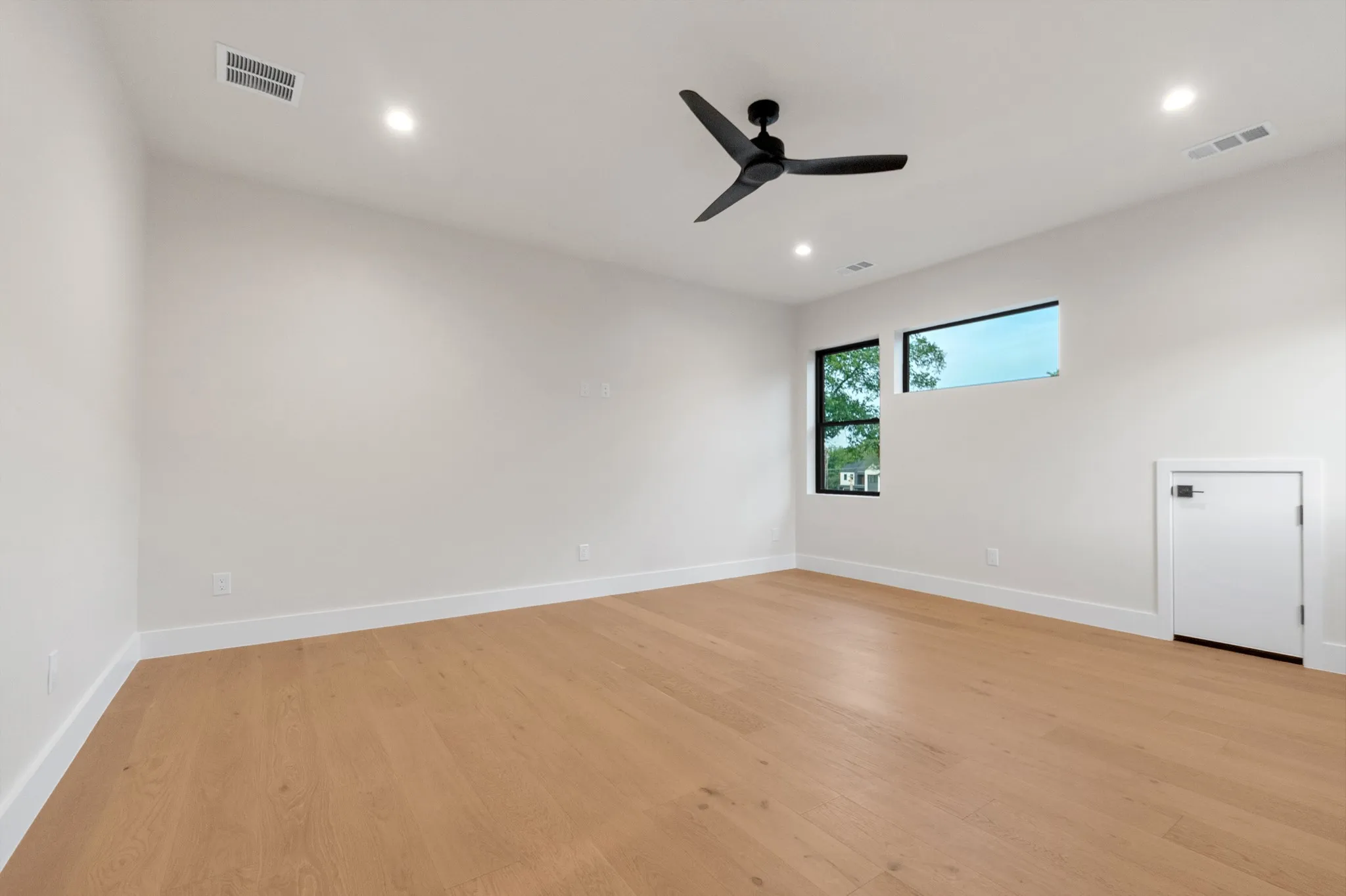 Single Family Residence For Sale in Dallas County , 9038 Santa Clara Drive, Dallas, Texas 75218, 4 Bedroom, 5 Bathroom, 2 Garage spaces, 3,927 Sqft, built in 2026, mls#21336245, Real Estate Agent in Dallas, Homes For Sale in Dallas county, Homes For Sale in Dallas, Realtor in Dallas Texas, Real Estate Brokerage Independent Realty Texas, Luminita Cordes Realtor