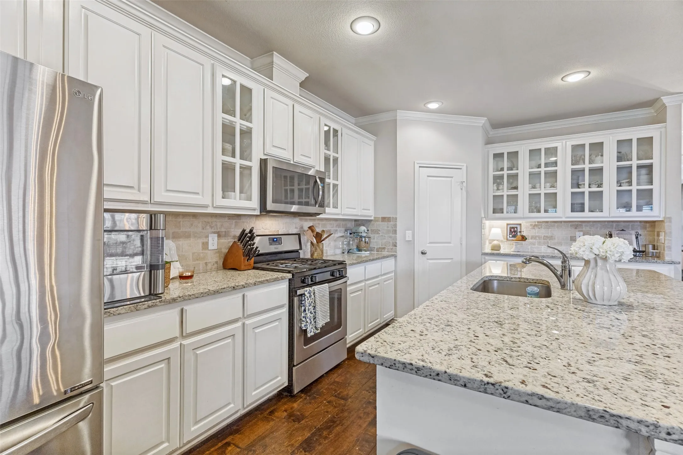 Single Family Residence For Sale in Parker County , 119 Blue Stem Lane, Aledo, Texas 76008, 4 Bedroom, 3 Bathroom, 2 Garage spaces, 2,902 Sqft, built in 2014, mls#21338071, Real Estate Agent in Aledo, Homes For Sale in Parker county, Homes For Sale in Aledo, Realtor in Aledo Texas, Real Estate Brokerage Independent Realty Texas, Luminita Cordes Realtor