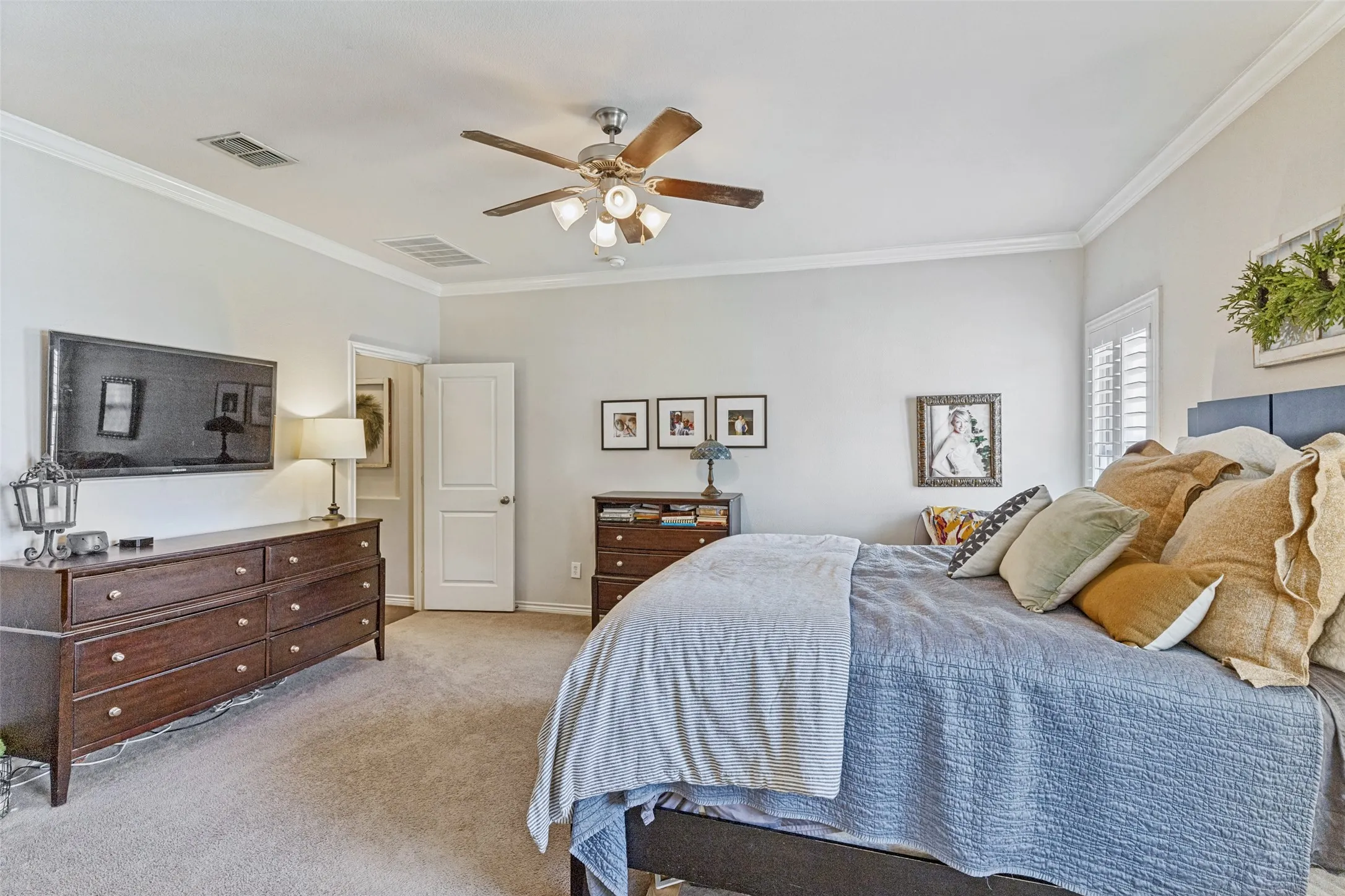 Single Family Residence For Sale in Parker County , 119 Blue Stem Lane, Aledo, Texas 76008, 4 Bedroom, 3 Bathroom, 2 Garage spaces, 2,902 Sqft, built in 2014, mls#21338071, Real Estate Agent in Aledo, Homes For Sale in Parker county, Homes For Sale in Aledo, Realtor in Aledo Texas, Real Estate Brokerage Independent Realty Texas, Luminita Cordes Realtor