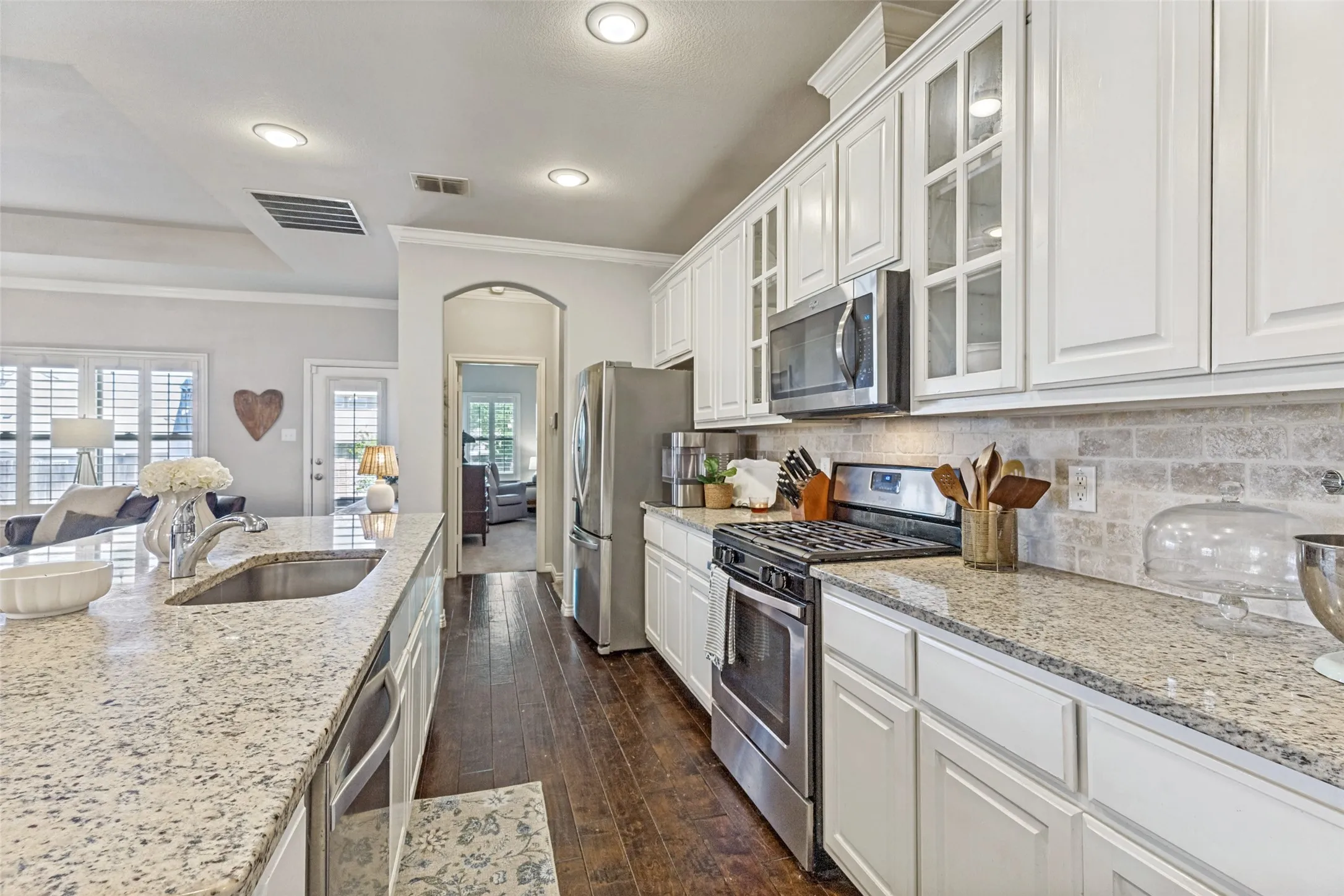 Single Family Residence For Sale in Parker County , 119 Blue Stem Lane, Aledo, Texas 76008, 4 Bedroom, 3 Bathroom, 2 Garage spaces, 2,902 Sqft, built in 2014, mls#21338071, Real Estate Agent in Aledo, Homes For Sale in Parker county, Homes For Sale in Aledo, Realtor in Aledo Texas, Real Estate Brokerage Independent Realty Texas, Luminita Cordes Realtor