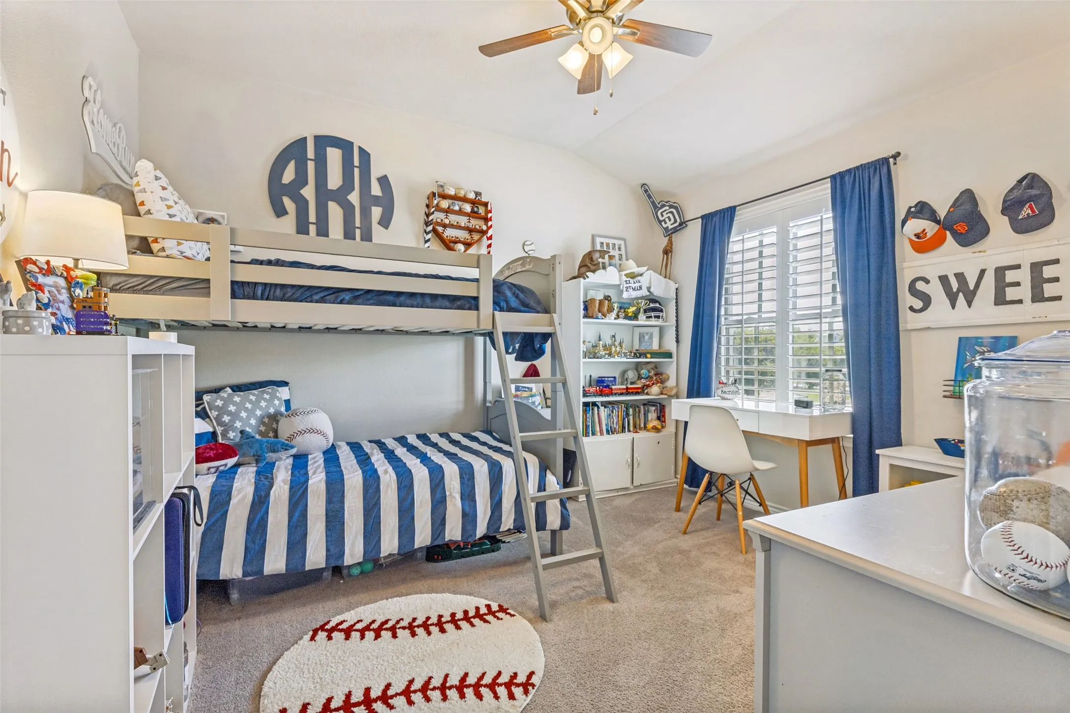 Single Family Residence For Sale in Parker County , 119 Blue Stem Lane, Aledo, Texas 76008, 4 Bedroom, 3 Bathroom, 2 Garage spaces, 2,902 Sqft, built in 2014, mls#21338071, Real Estate Agent in Aledo, Homes For Sale in Parker county, Homes For Sale in Aledo, Realtor in Aledo Texas, Real Estate Brokerage Independent Realty Texas, Luminita Cordes Realtor