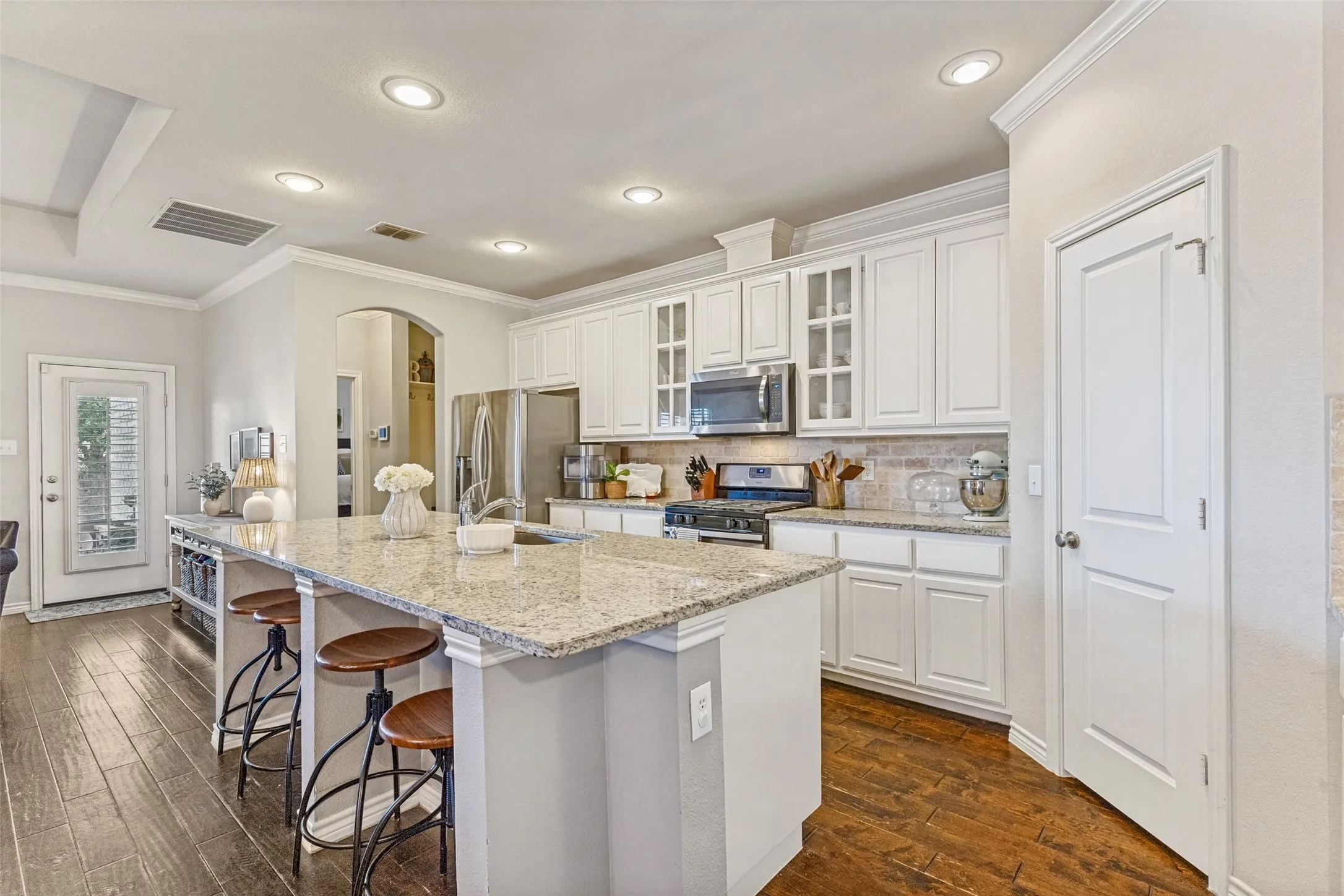 Single Family Residence For Sale in Parker County , 119 Blue Stem Lane, Aledo, Texas 76008, 4 Bedroom, 3 Bathroom, 2 Garage spaces, 2,902 Sqft, built in 2014, mls#21338071, Real Estate Agent in Aledo, Homes For Sale in Parker county, Homes For Sale in Aledo, Realtor in Aledo Texas, Real Estate Brokerage Independent Realty Texas, Luminita Cordes Realtor