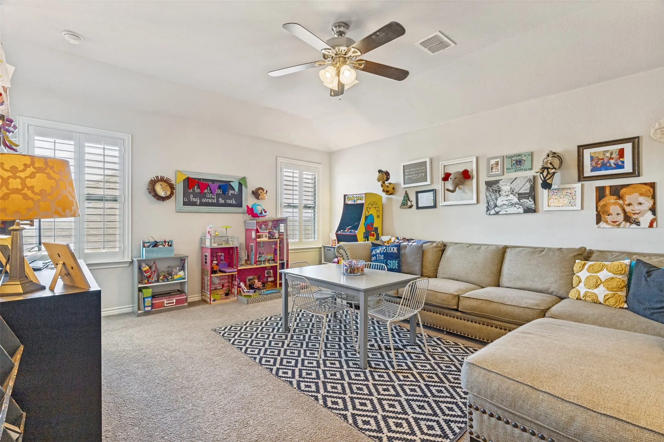 Single Family Residence For Sale in Parker County , 119 Blue Stem Lane, Aledo, Texas 76008, 4 Bedroom, 3 Bathroom, 2 Garage spaces, 2,902 Sqft, built in 2014, mls#21338071, Real Estate Agent in Aledo, Homes For Sale in Parker county, Homes For Sale in Aledo, Realtor in Aledo Texas, Real Estate Brokerage Independent Realty Texas, Luminita Cordes Realtor