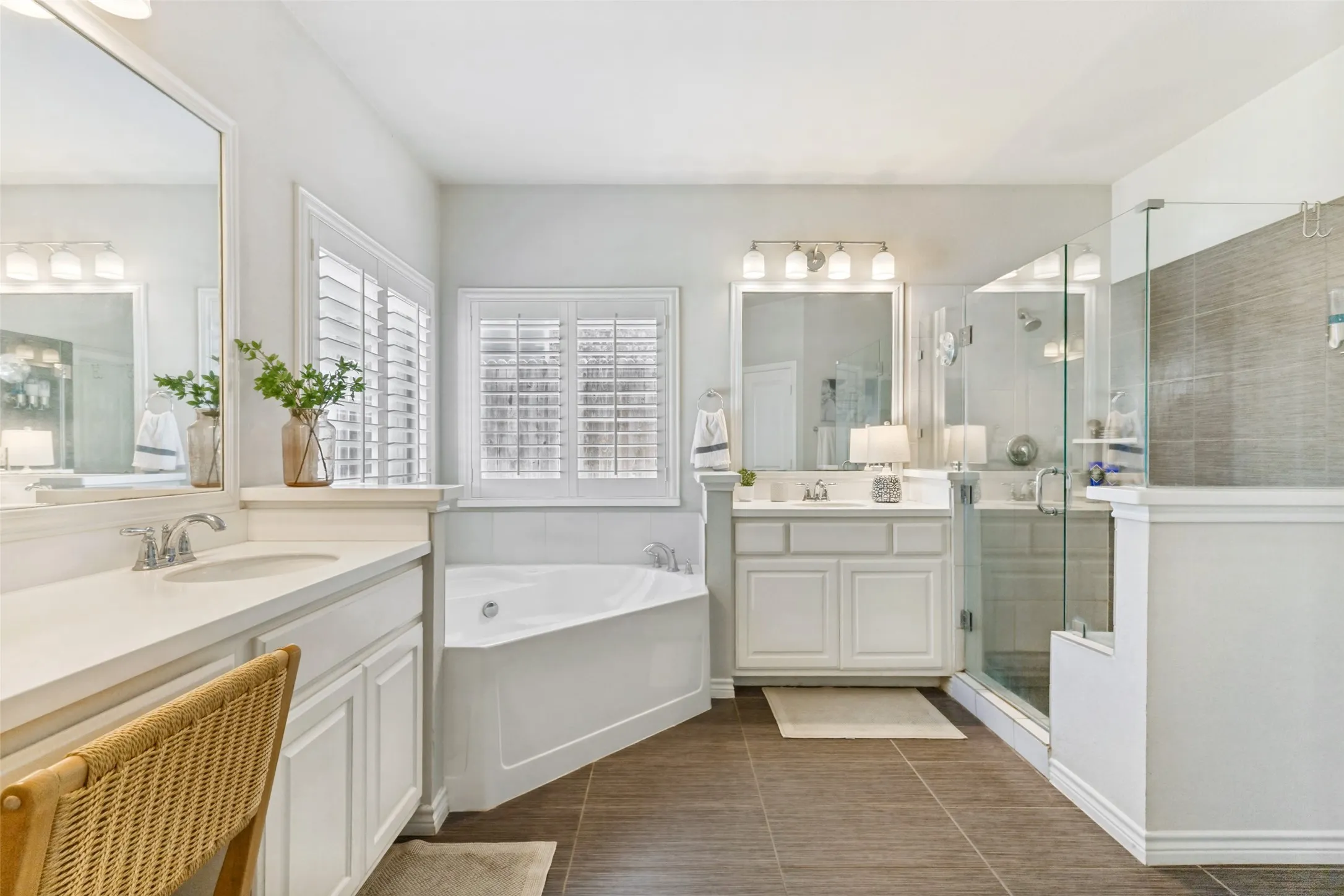 Single Family Residence For Sale in Parker County , 119 Blue Stem Lane, Aledo, Texas 76008, 4 Bedroom, 3 Bathroom, 2 Garage spaces, 2,902 Sqft, built in 2014, mls#21338071, Real Estate Agent in Aledo, Homes For Sale in Parker county, Homes For Sale in Aledo, Realtor in Aledo Texas, Real Estate Brokerage Independent Realty Texas, Luminita Cordes Realtor