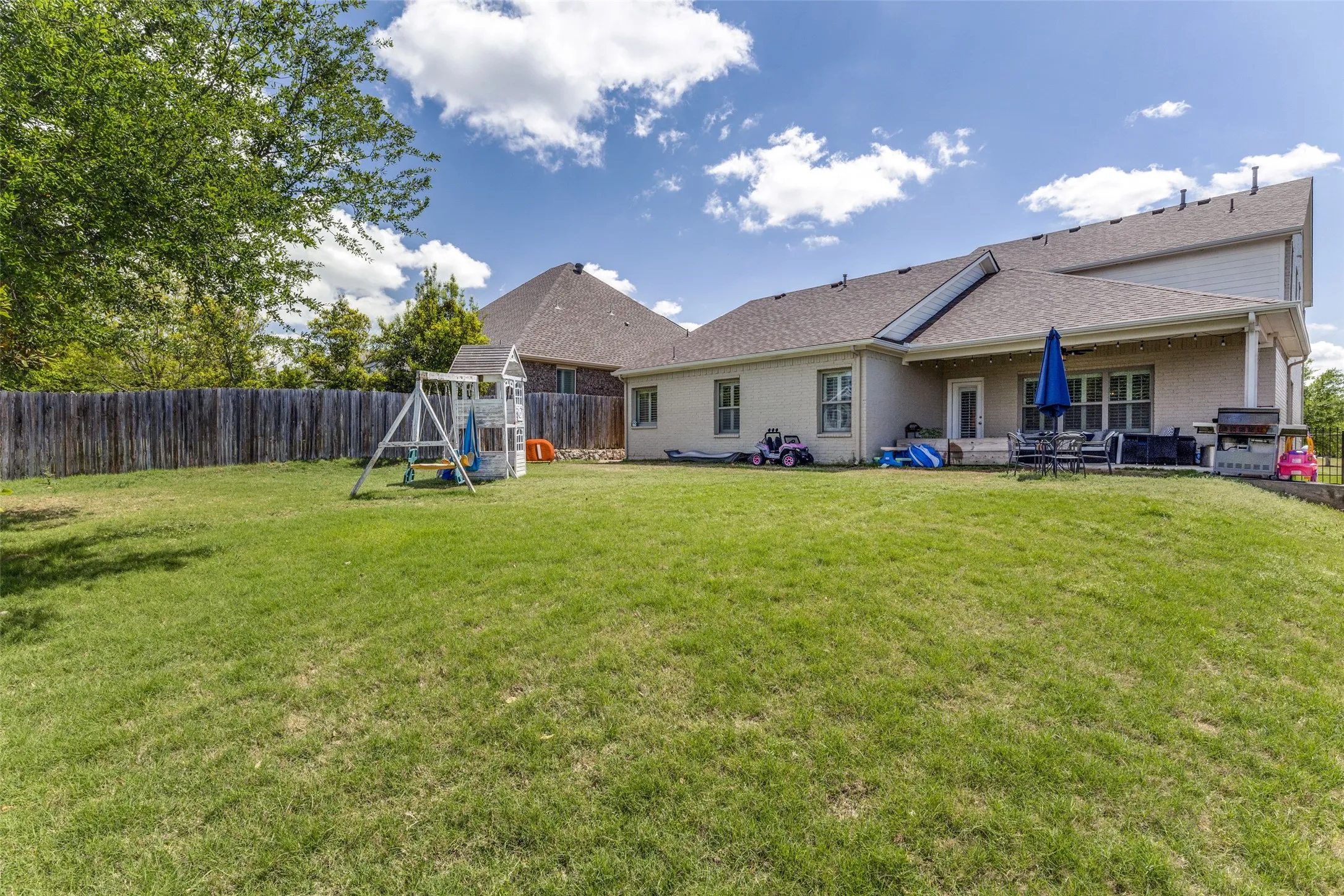 Single Family Residence For Sale in Parker County , 119 Blue Stem Lane, Aledo, Texas 76008, 4 Bedroom, 3 Bathroom, 2 Garage spaces, 2,902 Sqft, built in 2014, mls#21338071, Real Estate Agent in Aledo, Homes For Sale in Parker county, Homes For Sale in Aledo, Realtor in Aledo Texas, Real Estate Brokerage Independent Realty Texas, Luminita Cordes Realtor