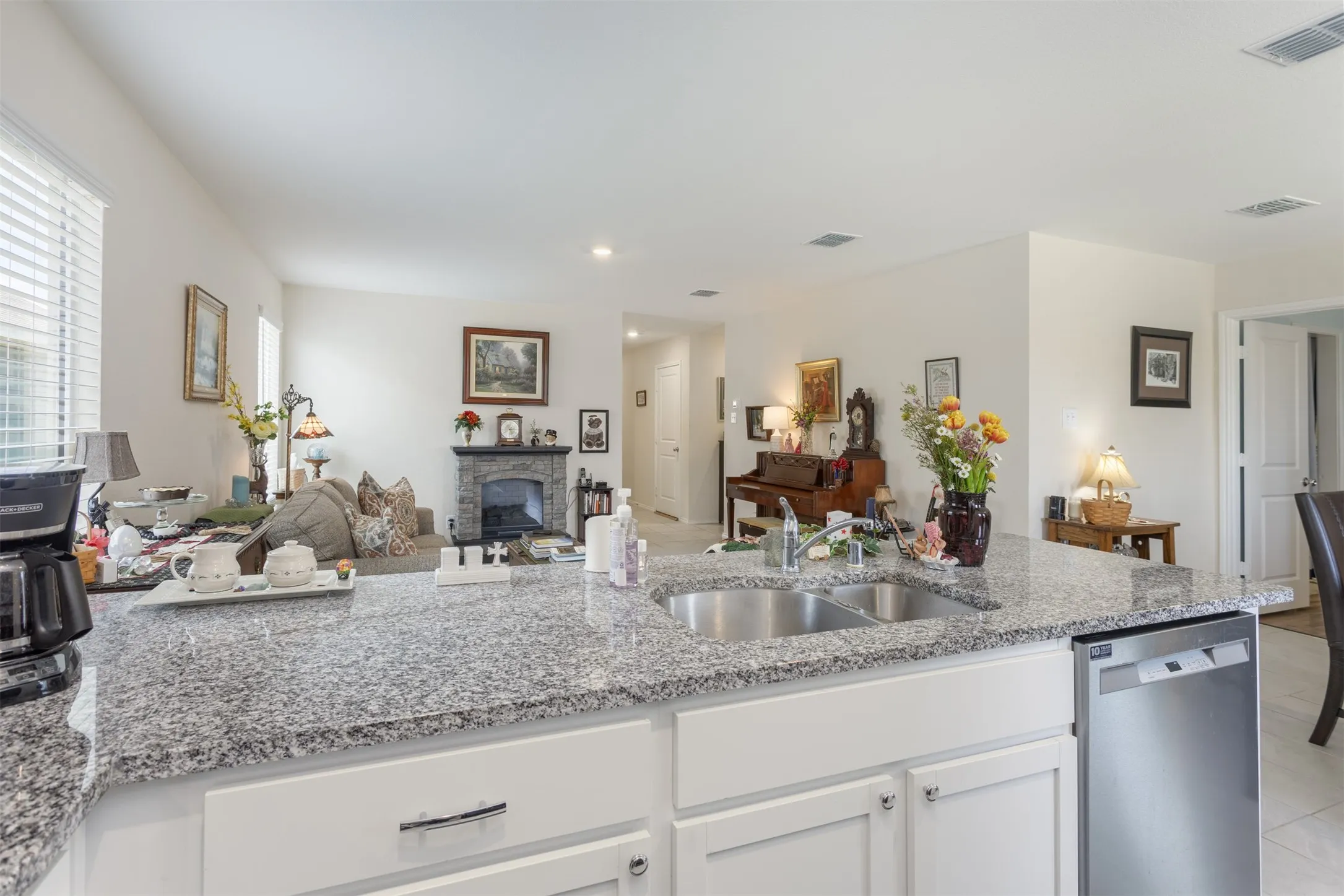 Single Family Residence For Sale in Collin County , 322 Ashbrook Way, Princeton, Texas 75407, 3 Bedroom, 2 Bathroom, 2 Garage spaces, 1,260 Sqft, built in 2023, mls#21312824, Real Estate Agent in Princeton, Homes For Sale in Collin county, Homes For Sale in Princeton, Realtor in Princeton Texas, Real Estate Brokerage Independent Realty Texas, Luminita Cordes Realtor
