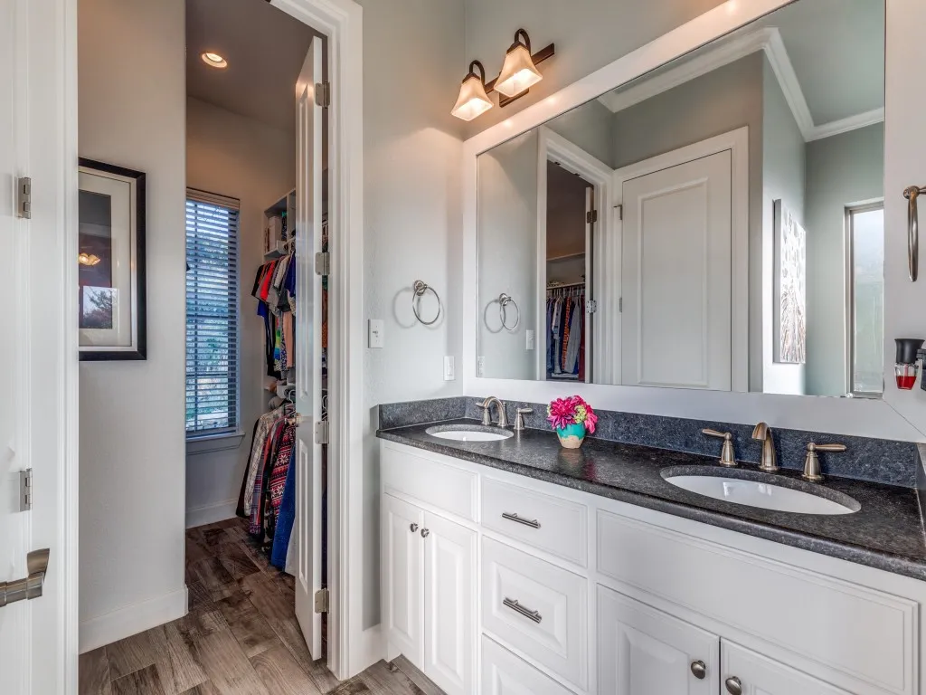 Single Family Residence For Sale in Wise County , 165 Cote D Azur Drive, Chico, Texas 76431, 4 Bedrooms, 5 Bathrooms, 4 Garage spaces, 3,178 Sqft, built in 2017, Price $1,290,000, mls#21336380, Real Estate Agent in Chico, Homes For Sale in Wise county, Homes For Sale in Chico, Realtor in Chico Texas, Real Estate Brokerage Independent Realty Texas, Luminita Cordes Realtor