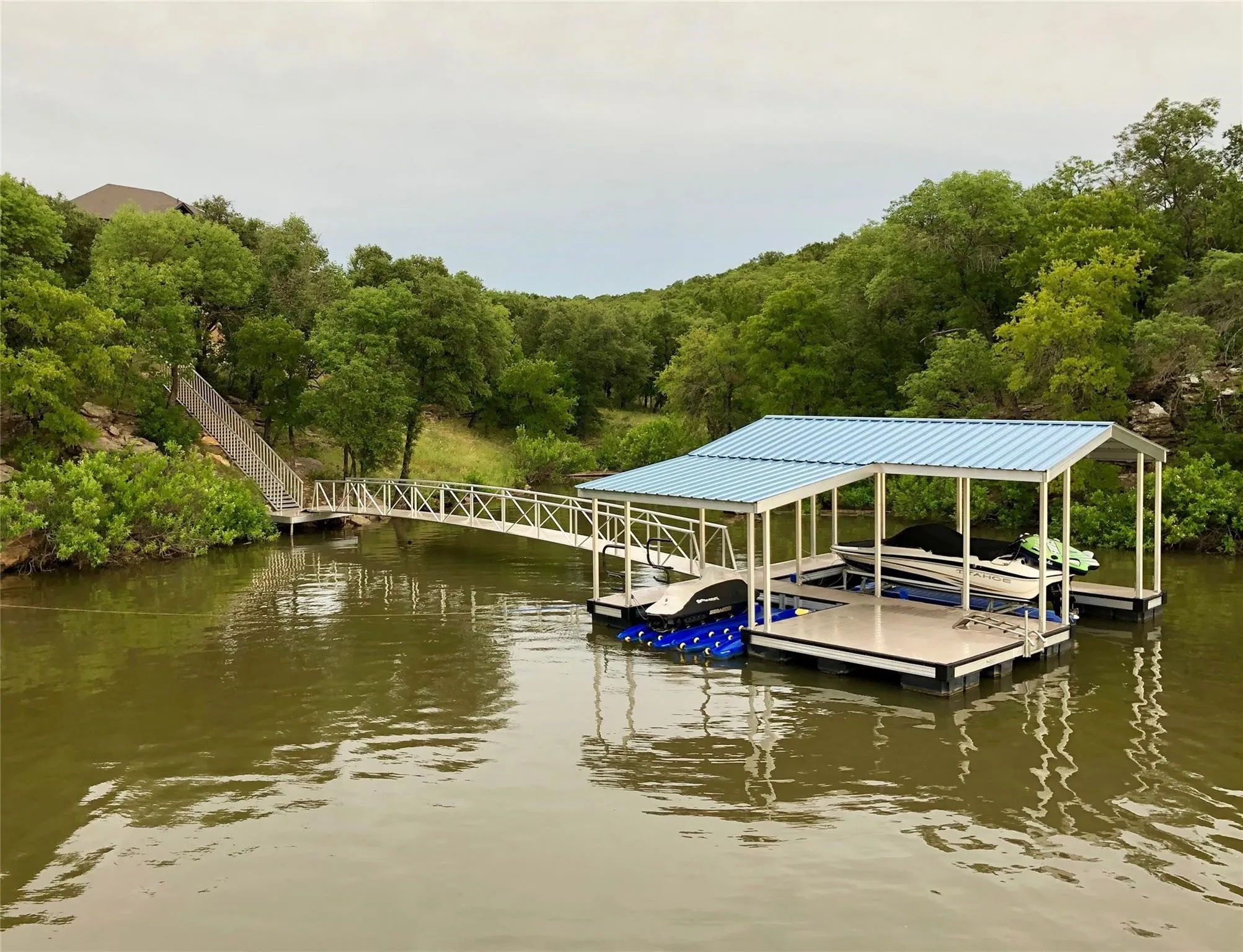 Single Family Residence For Sale in Wise County , 165 Cote D Azur Drive, Chico, Texas 76431, 4 Bedrooms, 5 Bathrooms, 4 Garage spaces, 3,178 Sqft, built in 2017, Price $1,290,000, mls#21336380, Real Estate Agent in Chico, Homes For Sale in Wise county, Homes For Sale in Chico, Realtor in Chico Texas, Real Estate Brokerage Independent Realty Texas, Luminita Cordes Realtor
