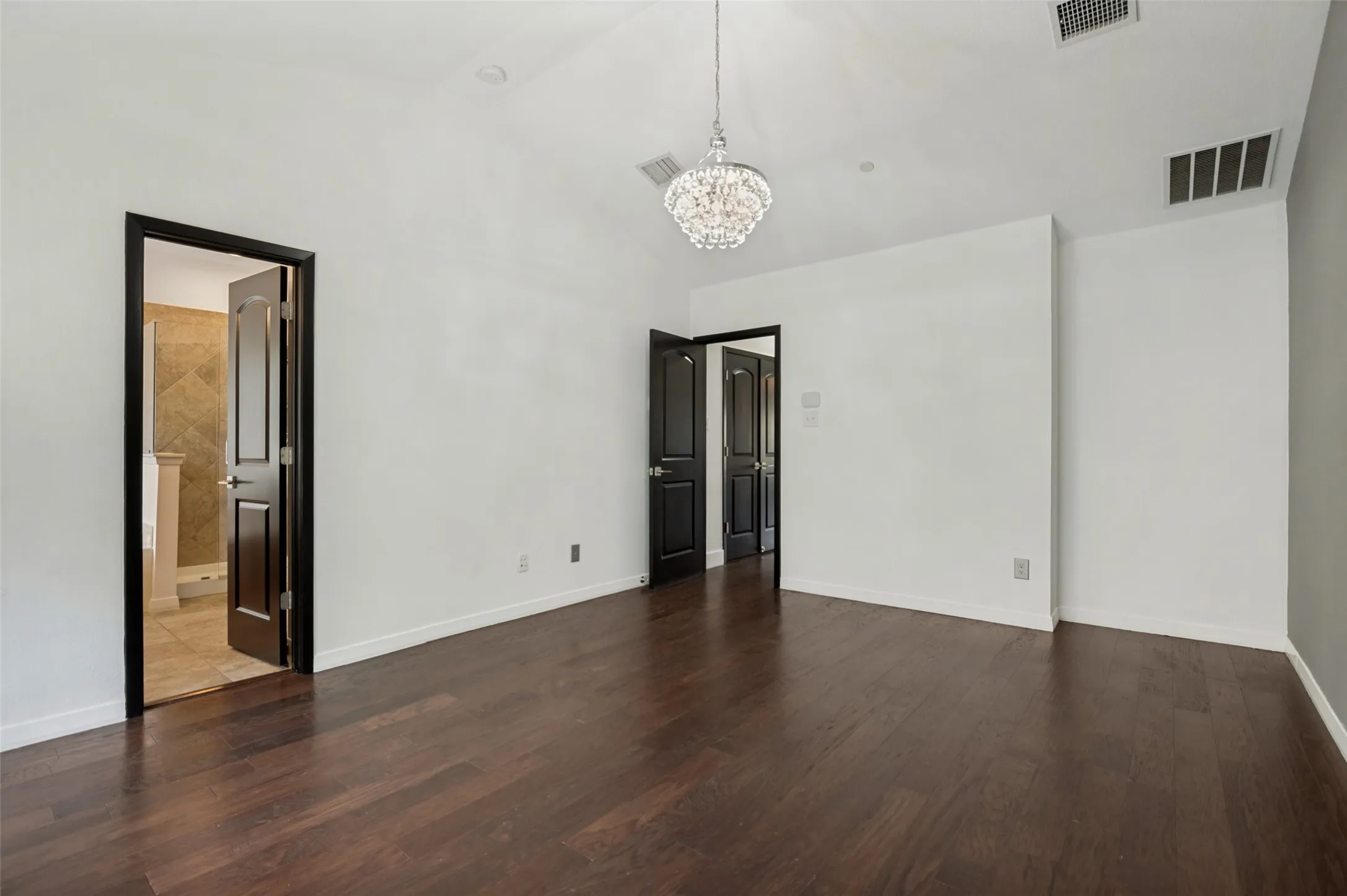Townhouse For Sale in Dallas County , 3906 Asbury Lane, Addison, Texas 75001, 3 Bedroom, 4 Bathroom, 2 Garage spaces, 2,573 Sqft, built in 2010, Price $499,900, mls#21336107, Real Estate Agent in Addison, Homes For Sale in Dallas county, Homes For Sale in Addison, Realtor in Addison Texas, Real Estate Brokerage Independent Realty Texas, Luminita Cordes Realtor