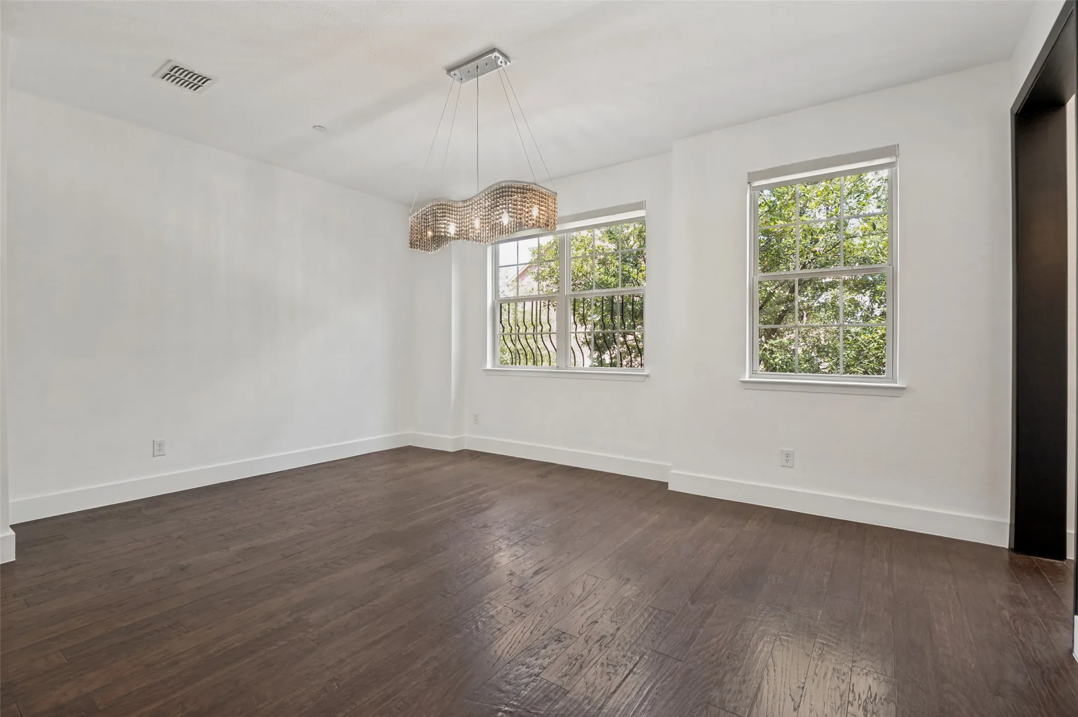 Townhouse For Sale in Dallas County , 3906 Asbury Lane, Addison, Texas 75001, 3 Bedroom, 4 Bathroom, 2 Garage spaces, 2,573 Sqft, built in 2010, Price $499,900, mls#21336107, Real Estate Agent in Addison, Homes For Sale in Dallas county, Homes For Sale in Addison, Realtor in Addison Texas, Real Estate Brokerage Independent Realty Texas, Luminita Cordes Realtor