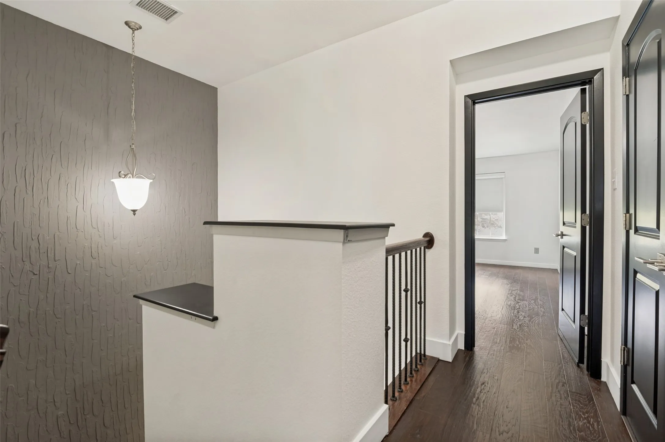 Townhouse For Sale in Dallas County , 3906 Asbury Lane, Addison, Texas 75001, 3 Bedroom, 4 Bathroom, 2 Garage spaces, 2,573 Sqft, built in 2010, Price $499,900, mls#21336107, Real Estate Agent in Addison, Homes For Sale in Dallas county, Homes For Sale in Addison, Realtor in Addison Texas, Real Estate Brokerage Independent Realty Texas, Luminita Cordes Realtor