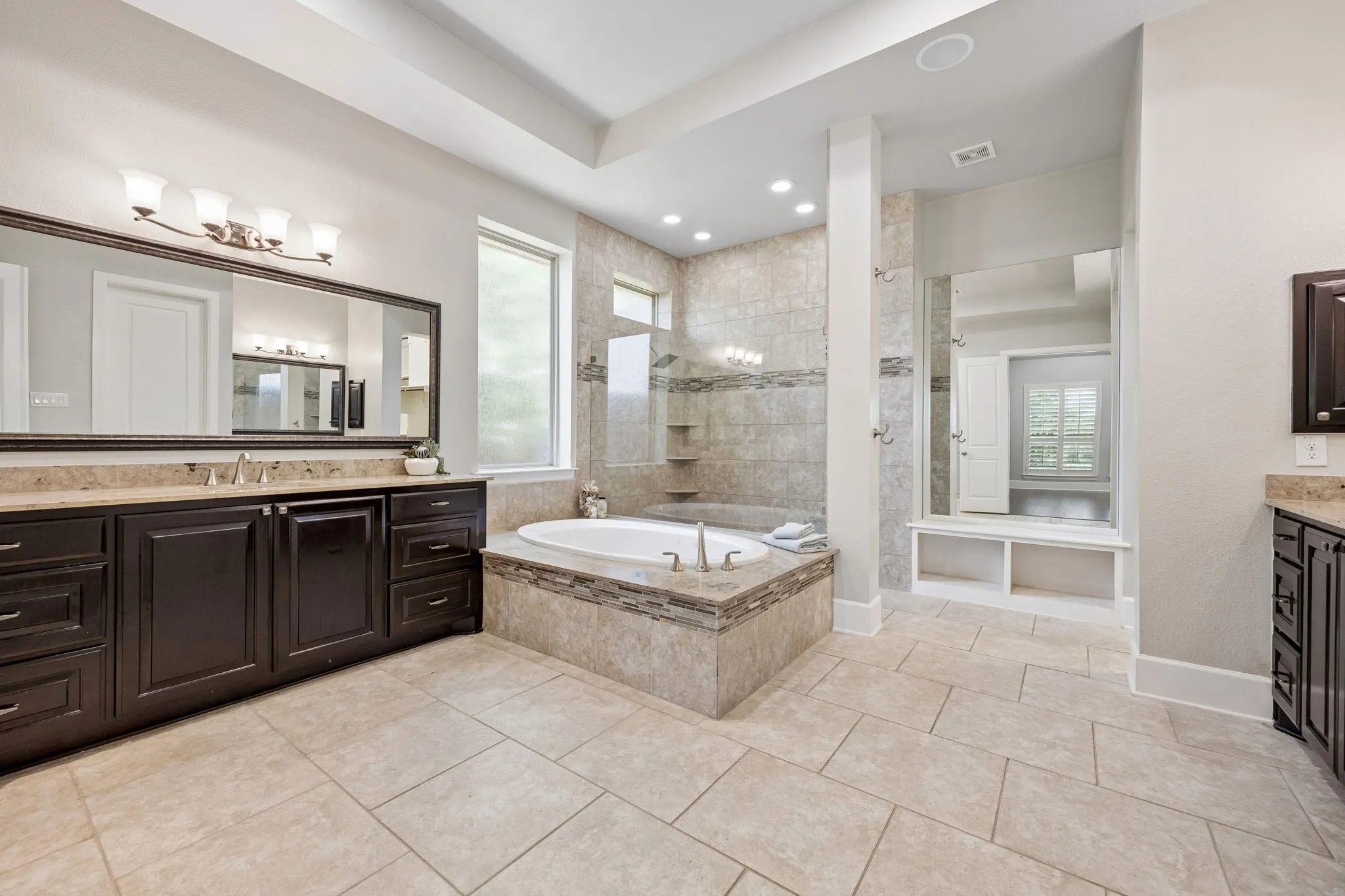 Single Family Residence For Sale in Denton County , 4550 Honeyvine Lane, Prosper, Texas 75078, 4 Bedroom, 5 Bathroom, 3 Garage spaces, 5,164 Sqft, built in 2015, mls#21331532, Real Estate Agent in Prosper, Homes For Sale in Denton county, Homes For Sale in Prosper, Realtor in Prosper Texas, Real Estate Brokerage Independent Realty Texas, Luminita Cordes Realtor