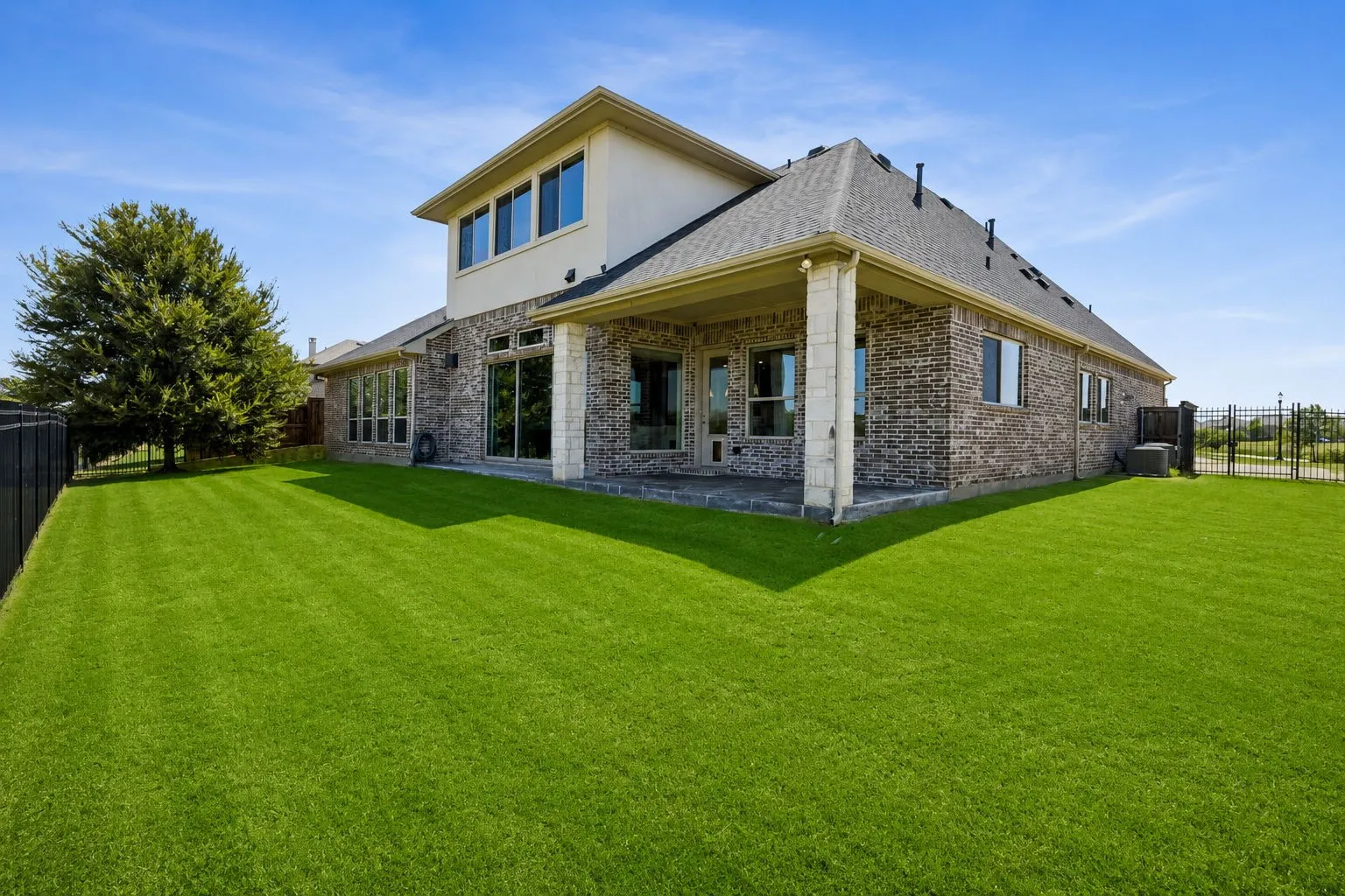 Single Family Residence For Sale in Denton County , 4550 Honeyvine Lane, Prosper, Texas 75078, 4 Bedroom, 5 Bathroom, 3 Garage spaces, 5,164 Sqft, built in 2015, mls#21331532, Real Estate Agent in Prosper, Homes For Sale in Denton county, Homes For Sale in Prosper, Realtor in Prosper Texas, Real Estate Brokerage Independent Realty Texas, Luminita Cordes Realtor