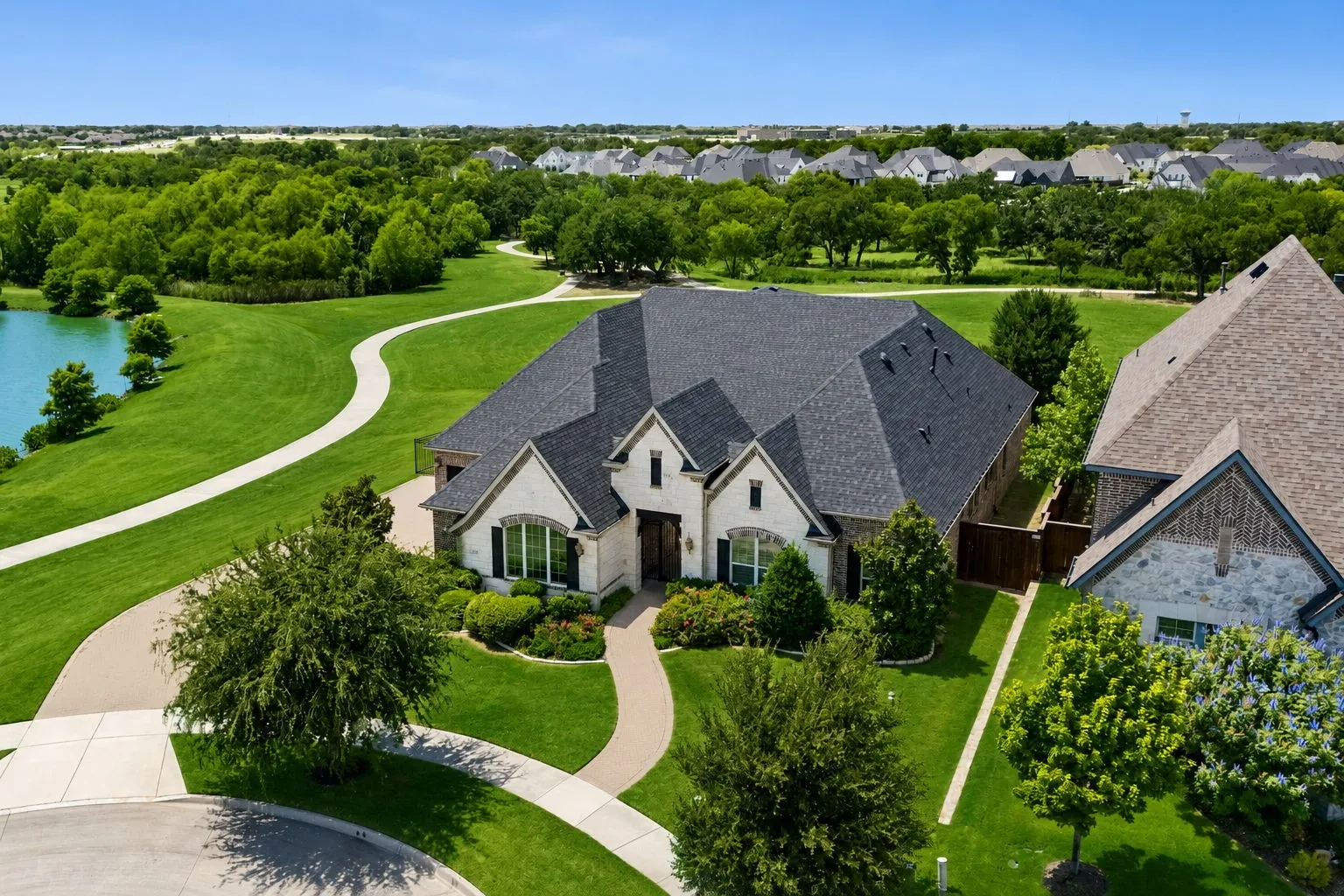 Single Family Residence For Sale in Denton County , 4550 Honeyvine Lane, Prosper, Texas 75078, 4 Bedroom, 5 Bathroom, 3 Garage spaces, 5,164 Sqft, built in 2015, mls#21331532, Real Estate Agent in Prosper, Homes For Sale in Denton county, Homes For Sale in Prosper, Realtor in Prosper Texas, Real Estate Brokerage Independent Realty Texas, Luminita Cordes Realtor