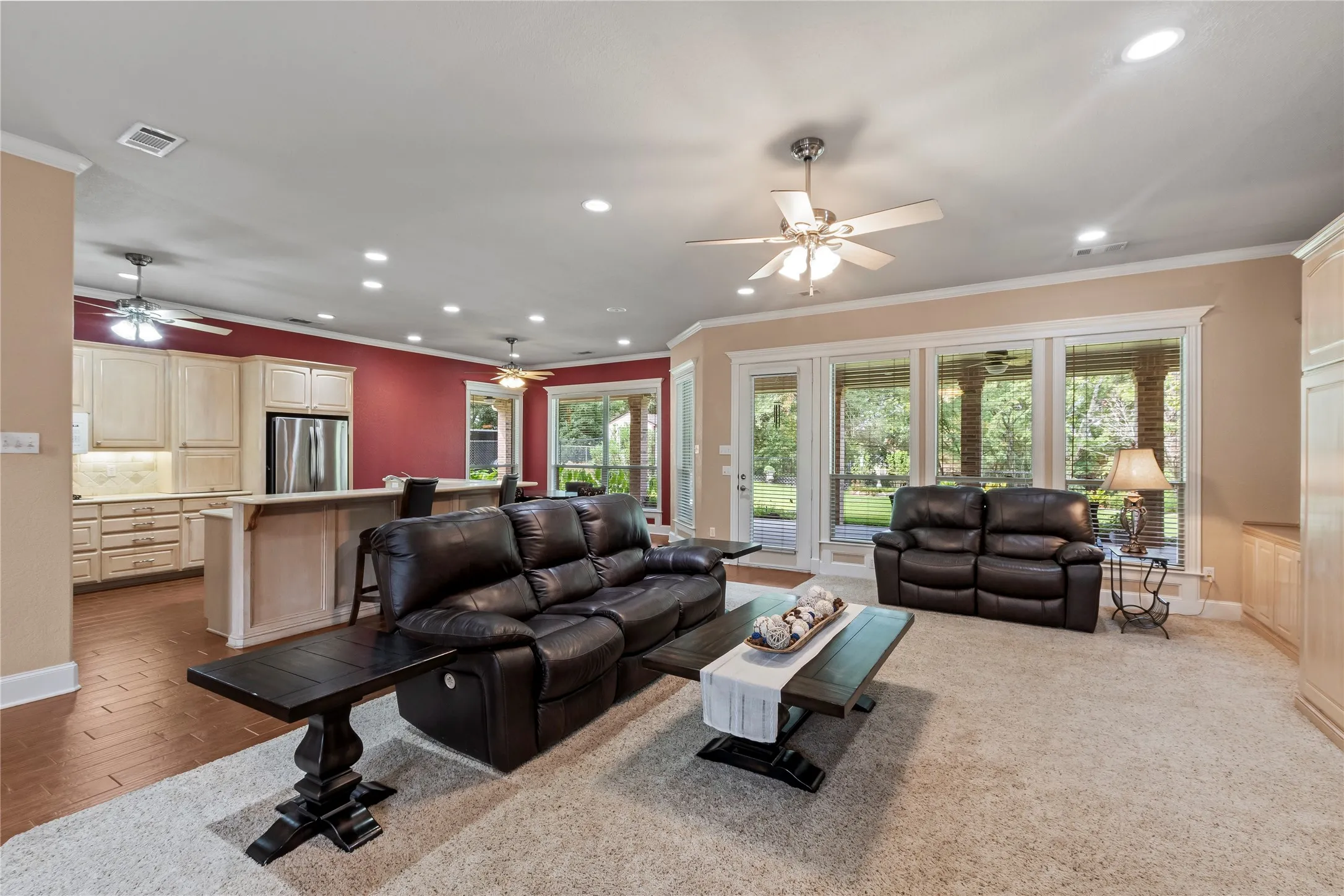 Single Family Residence For Sale in Kaufman County , 10776 Legg Drive, Kemp, Texas 75143, 4 Bedroom, 5 Bathroom, 3 Garage spaces, 3,004 Sqft, built in 2000, mls#21333963, Real Estate Agent in Kemp, Homes For Sale in Kaufman county, Homes For Sale in Kemp, Realtor in Kemp Texas, Real Estate Brokerage Independent Realty Texas, Luminita Cordes Realtor