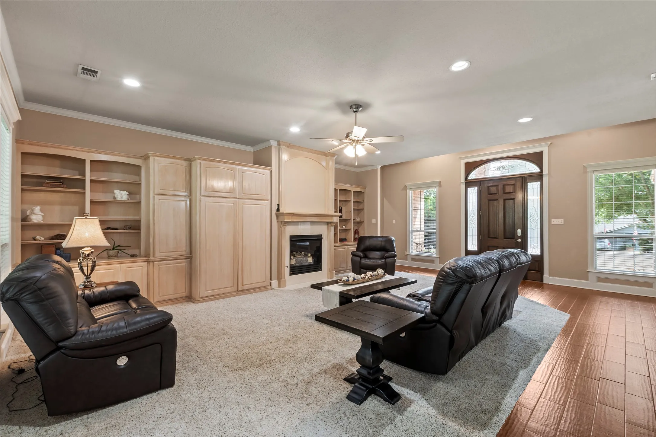 Single Family Residence For Sale in Kaufman County , 10776 Legg Drive, Kemp, Texas 75143, 4 Bedroom, 5 Bathroom, 3 Garage spaces, 3,004 Sqft, built in 2000, mls#21333963, Real Estate Agent in Kemp, Homes For Sale in Kaufman county, Homes For Sale in Kemp, Realtor in Kemp Texas, Real Estate Brokerage Independent Realty Texas, Luminita Cordes Realtor