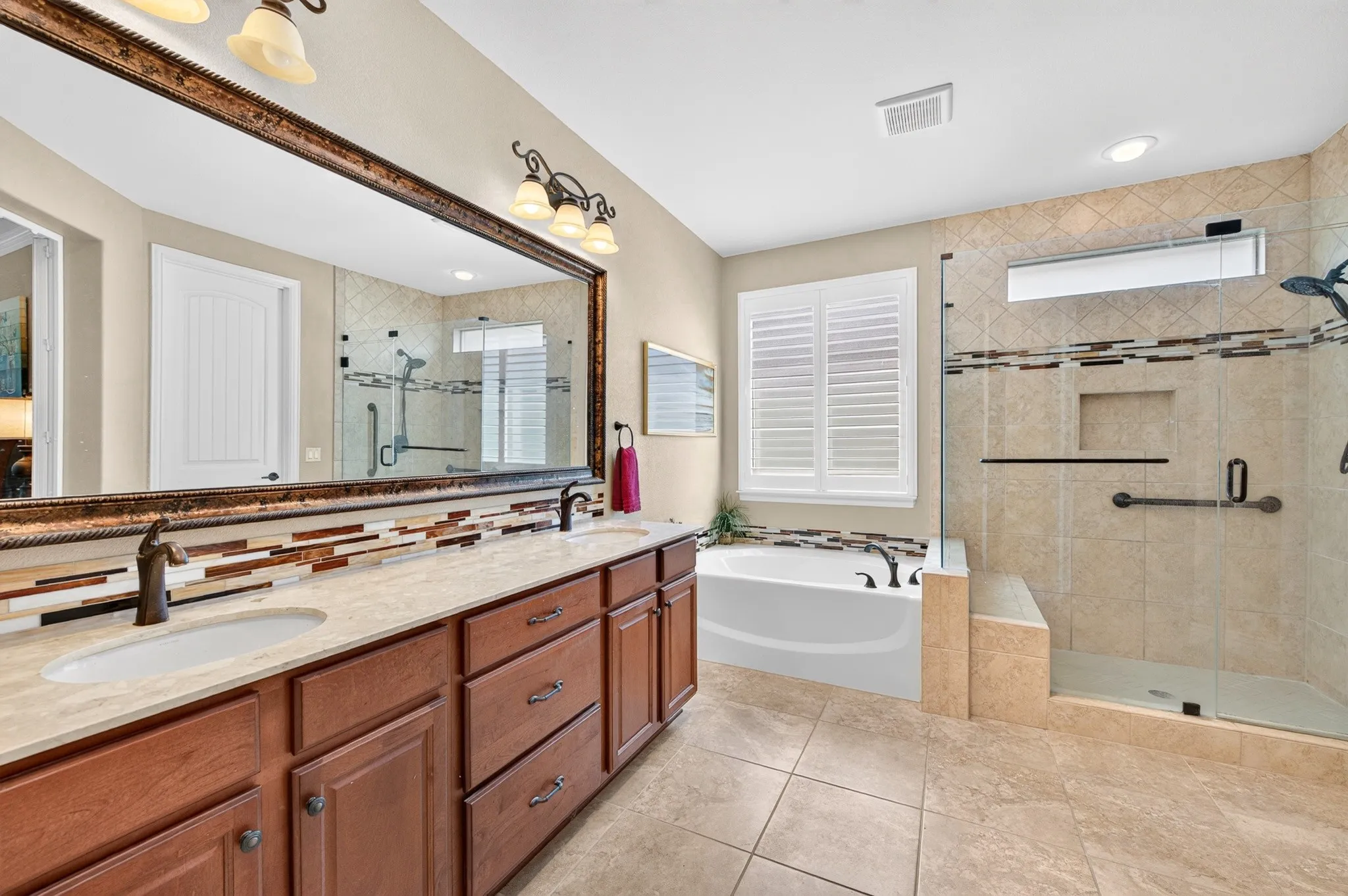 Single Family Residence For Sale in Denton County , 12004 Pepperidge Avenue, Denton, Texas 76207, 2 Bedroom, 3 Bathroom, 3 Garage spaces, 2,229 Sqft, built in 2016, mls#21332610, Real Estate Agent in Denton, Homes For Sale in Denton county, Homes For Sale in Denton, Realtor in Denton Texas, Real Estate Brokerage Independent Realty Texas, Luminita Cordes Realtor